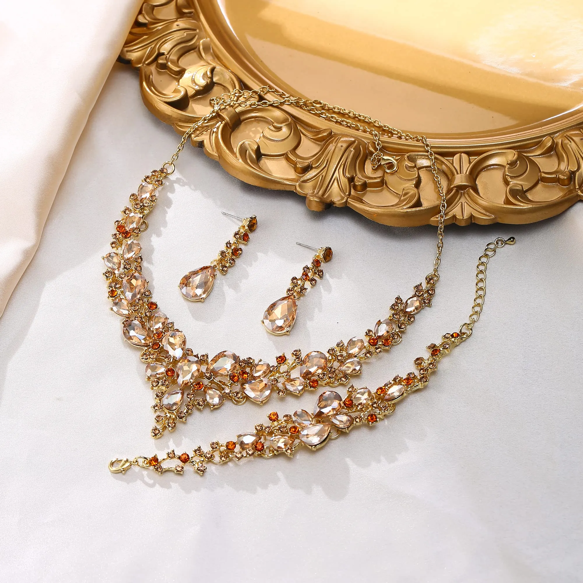 EVER FAITH Gioielli da Sposa per Donna, Collana di Cristallo Goccia Austriaco, Orecchini Pendenti e Bracciale, Marrone Oro Fondo - immagine 3