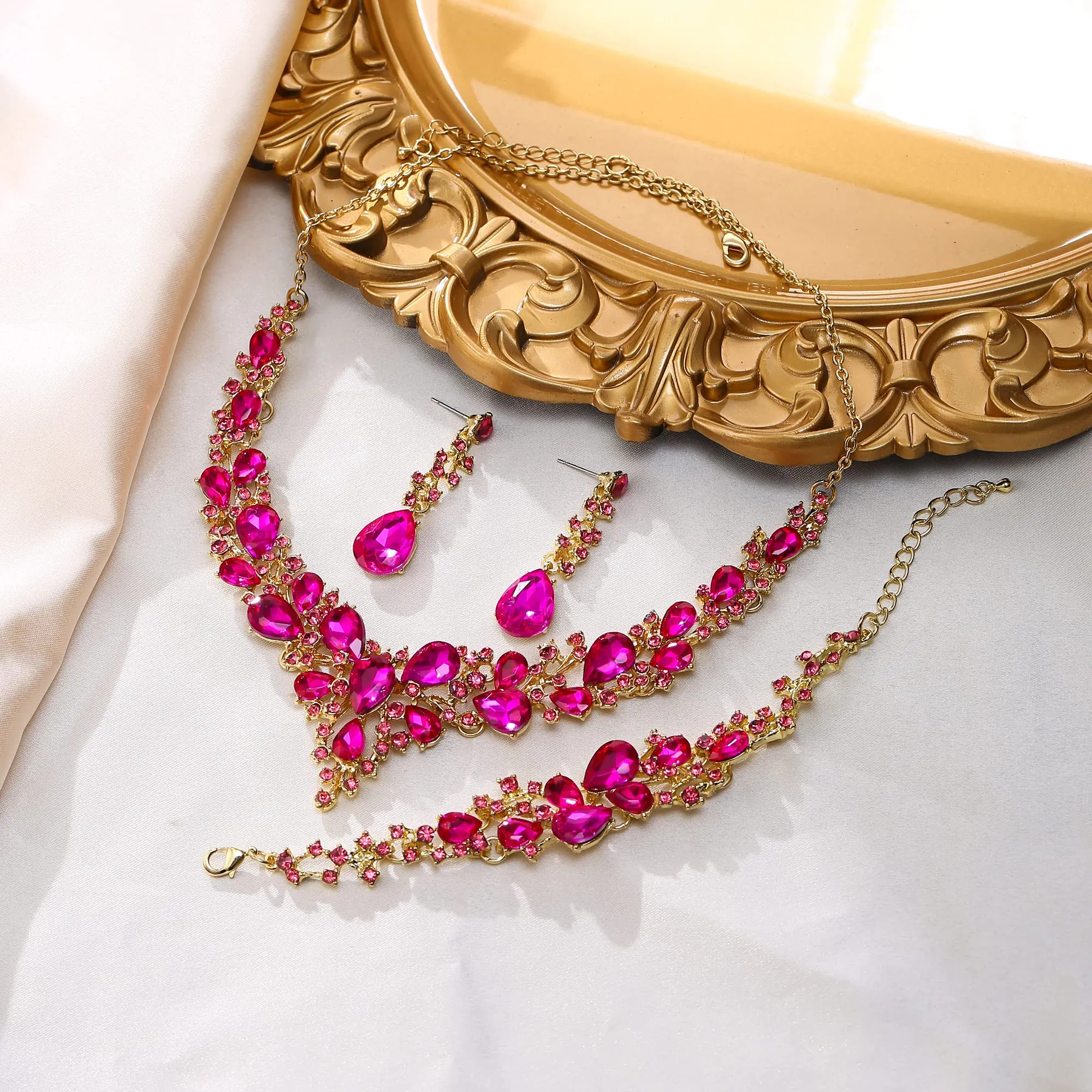 EVER FAITH Set Gioielli da Sposa con Collana, Orecchini e Bracciale in Cristallo Goccia Austriaco, Fucsia Argento Fondo - immagine 4