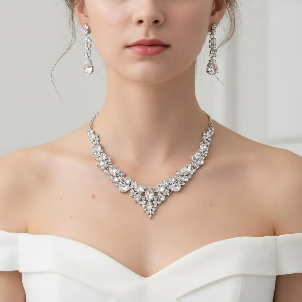 EVER FAITH Set Gioielli da Sposa con Collana a Grappolo, Orecchini Pendenti e Bracciale in Cristallo Goccia Austriaco, Bianco Argento Fondo - immagine 4