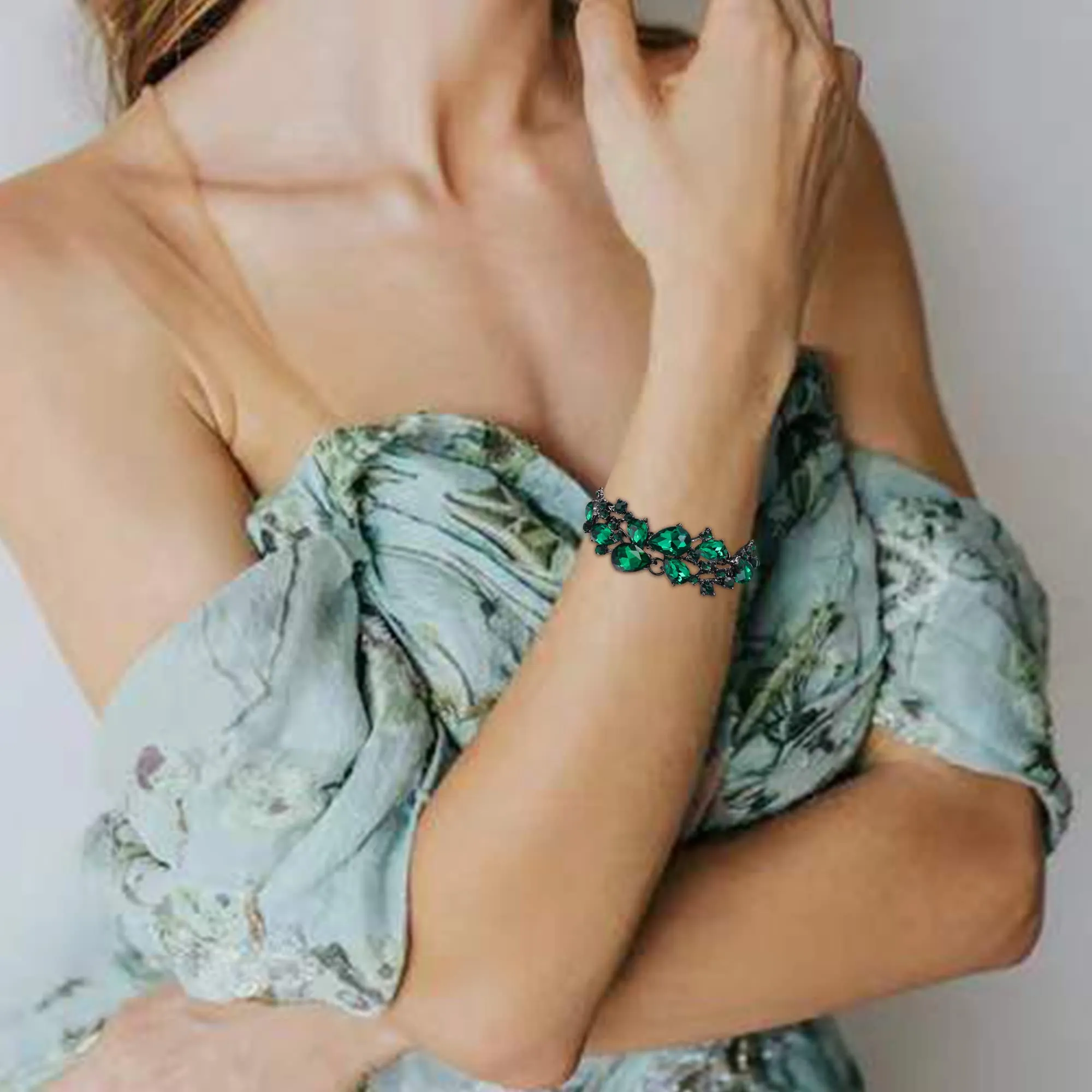 EVER FAITH Gioielli da Sposa in Cristallo Austriaco, Collana, Orecchini Pendenti e Bracciale, Verde Nero-Fondo - immagine 2