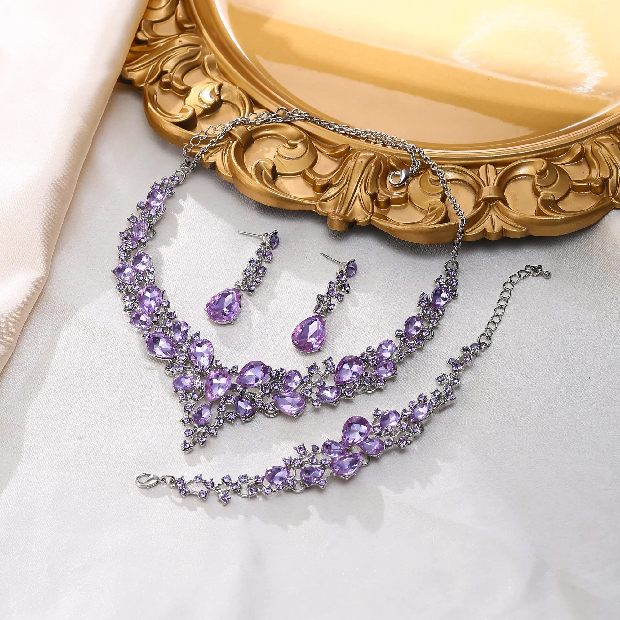 EVER FAITH Set Gioielli da Sposa in Cristallo Austriaco, Collana, Orecchini e Bracciale, Viola Lavanda - immagine 4
