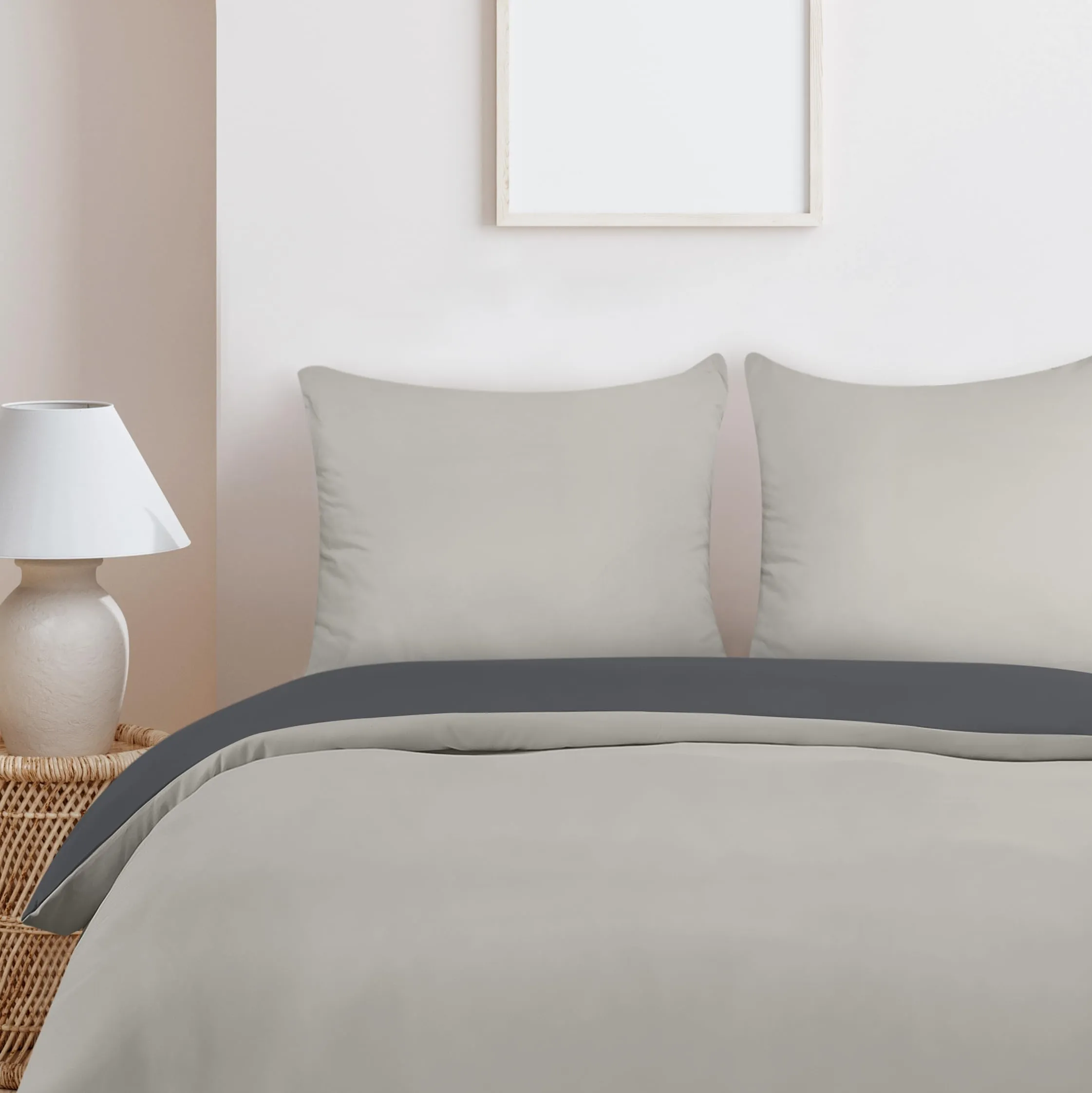 Utopia Bedding Set Copripiumino 200x200 cm e 2 Federe 80x80 cm, Grigio Scuro/Grigio Chiaro - immagine 4
