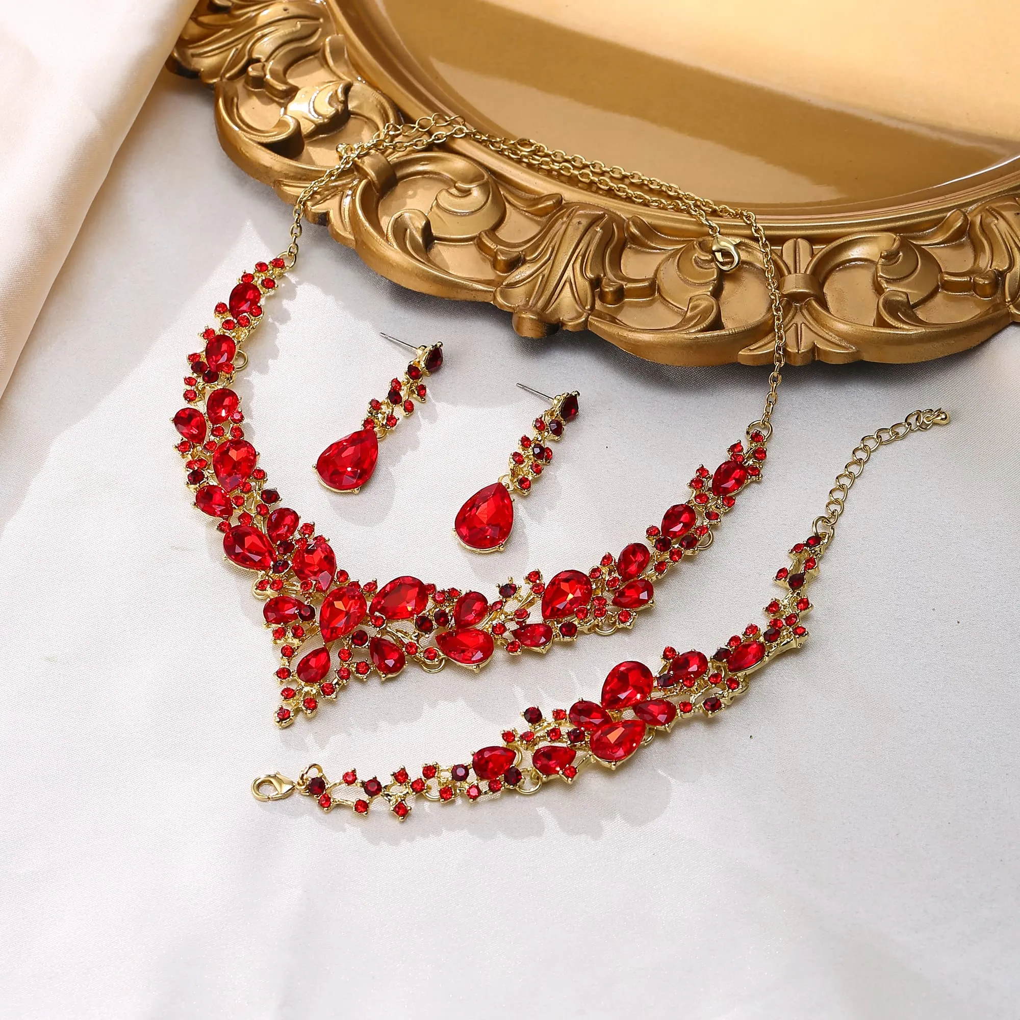 EVER FAITH Set Gioielli da Sposa in Cristallo Rosso Oro Fondo, Collana, Orecchini Pendenti e Bracciale - immagine 5