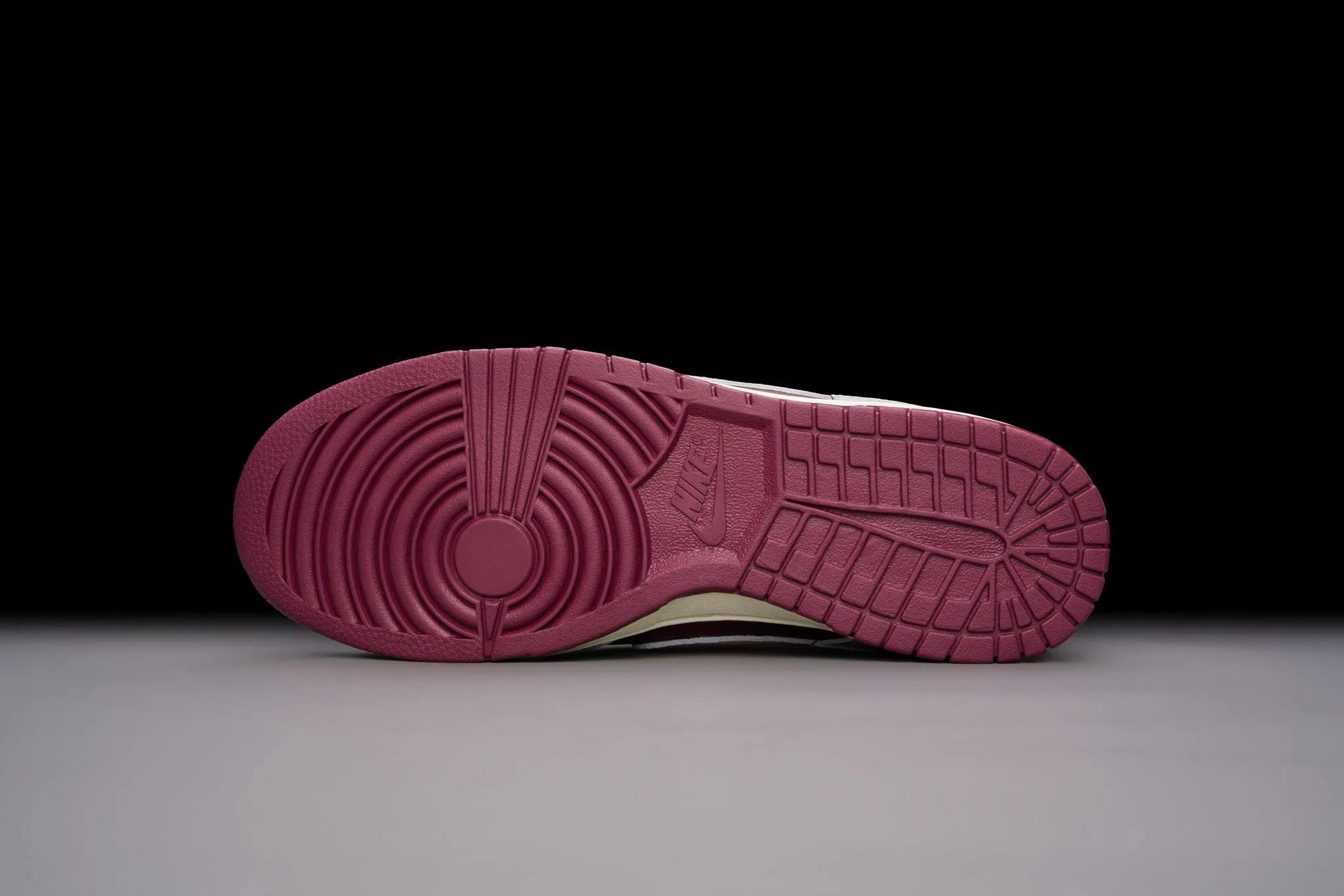 Nike Dunk Low Retro PRM San Valentino (2023) DR9705-100 - immagine 7