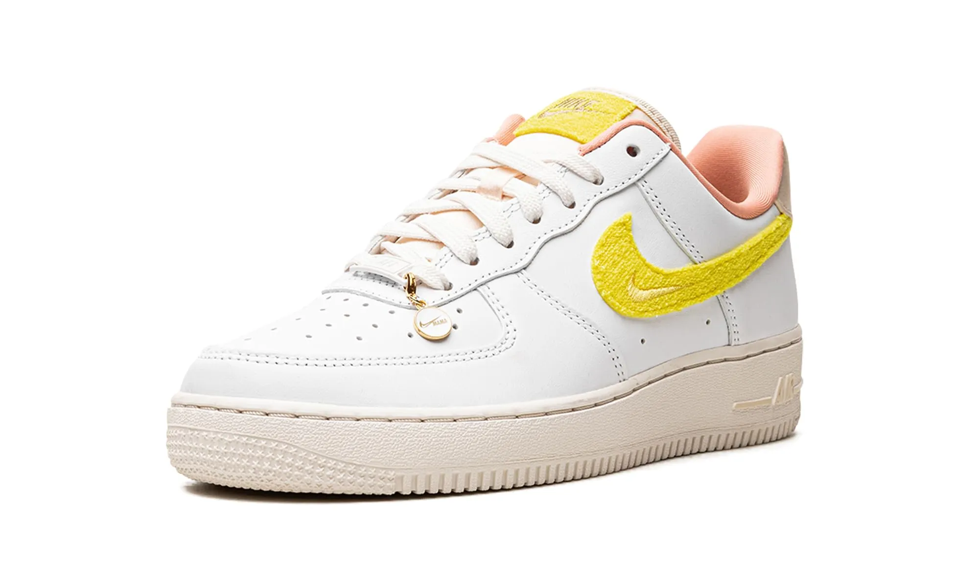 Nike Scarpe da Basket Donna, Bianco Giallo Strike Phantom, 41 EU - immagine 4