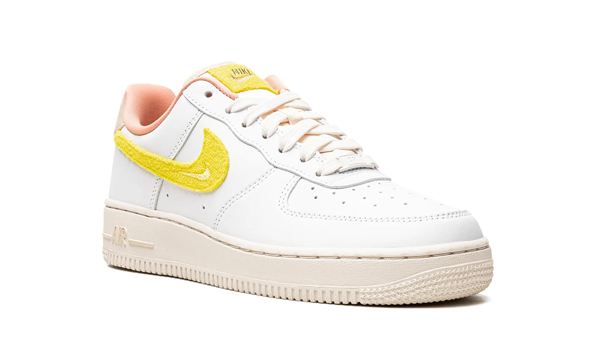 Nike Scarpe da Basket Donna, Bianco Giallo Strike Phantom, 41 EU - immagine 7