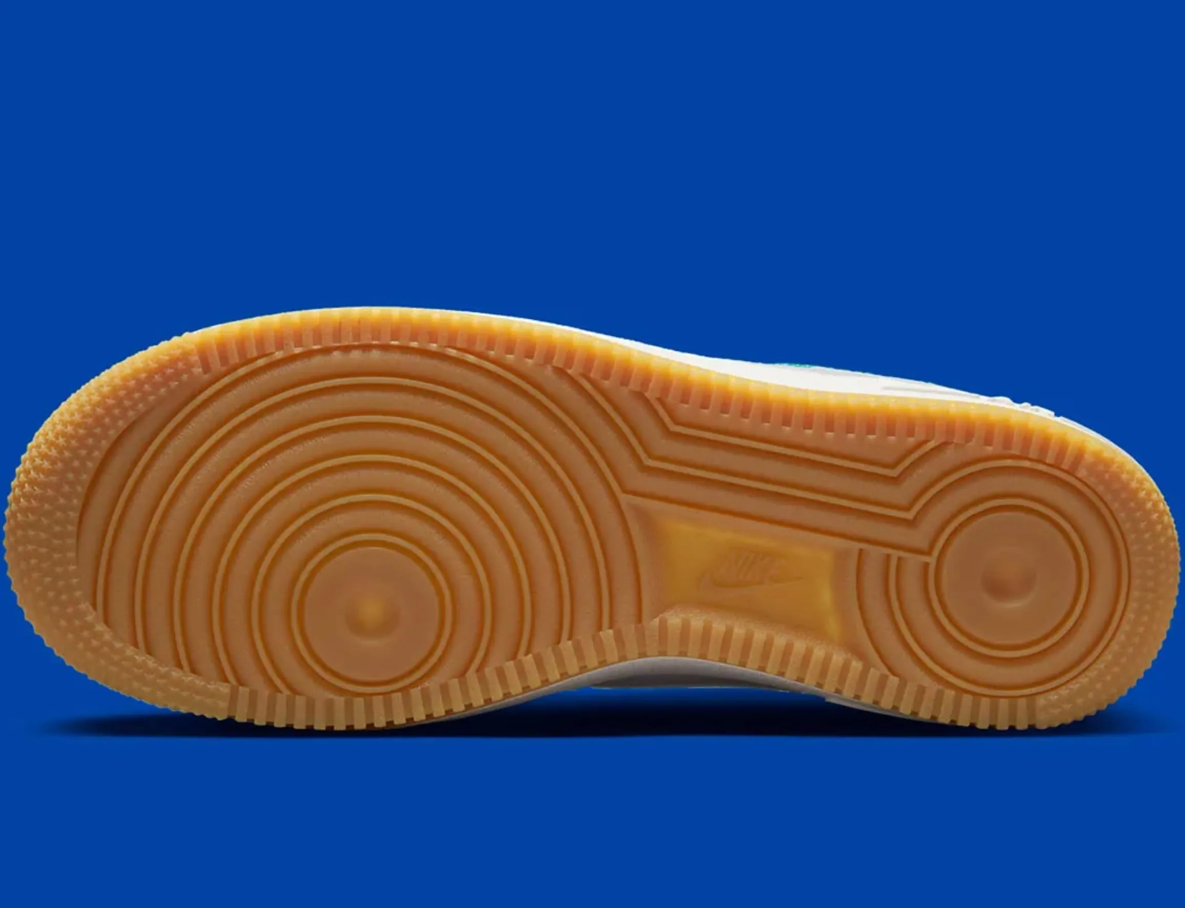 Nike Revolution 6 Scarpe da Corsa per Bambini Bianco/Stadio Verde-Gioco Royal 40.5 EU - immagine 9