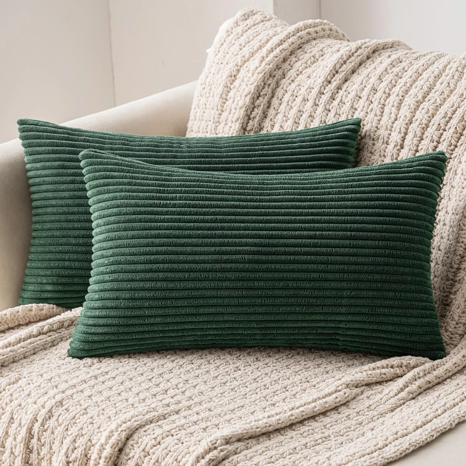MIULEE Fodere in Velluto a Coste per Cuscini, 30x50cm, Verde Scuro, Confezione da 2 - immagine 1