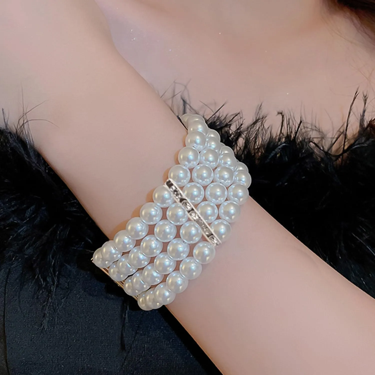 NYGGTYK Set di gioielli in perle da donna con collana, orecchini a goccia e bracciale multistrato - immagine 4
