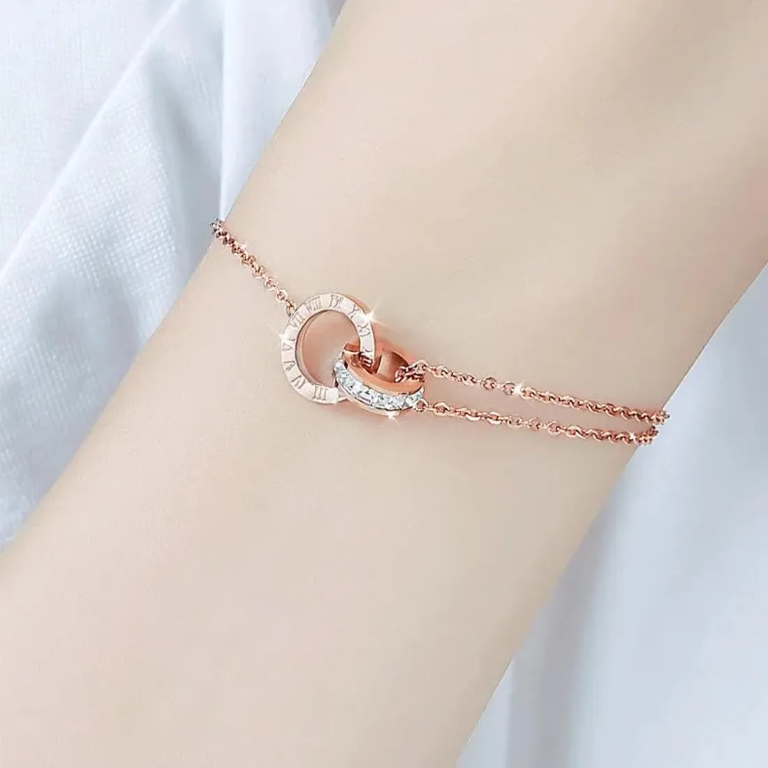 ARHZ Set Gioielli Donna in Oro Rosa con Numeri Romani, Collana, Bracciale e Orecchini - immagine 5