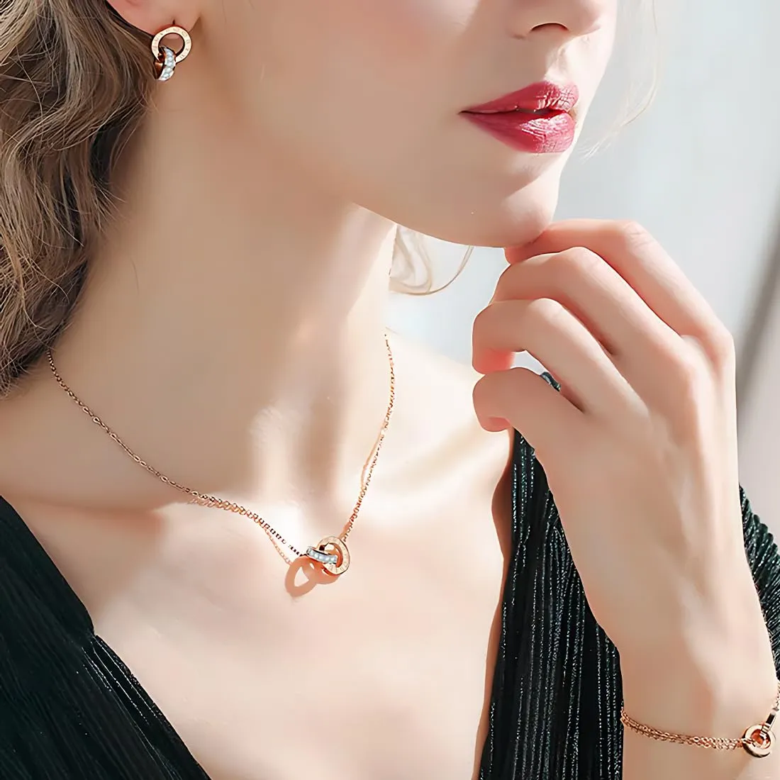 ARHZ Set Gioielli Donna in Oro Rosa con Numeri Romani, Collana, Bracciale e Orecchini - immagine 6