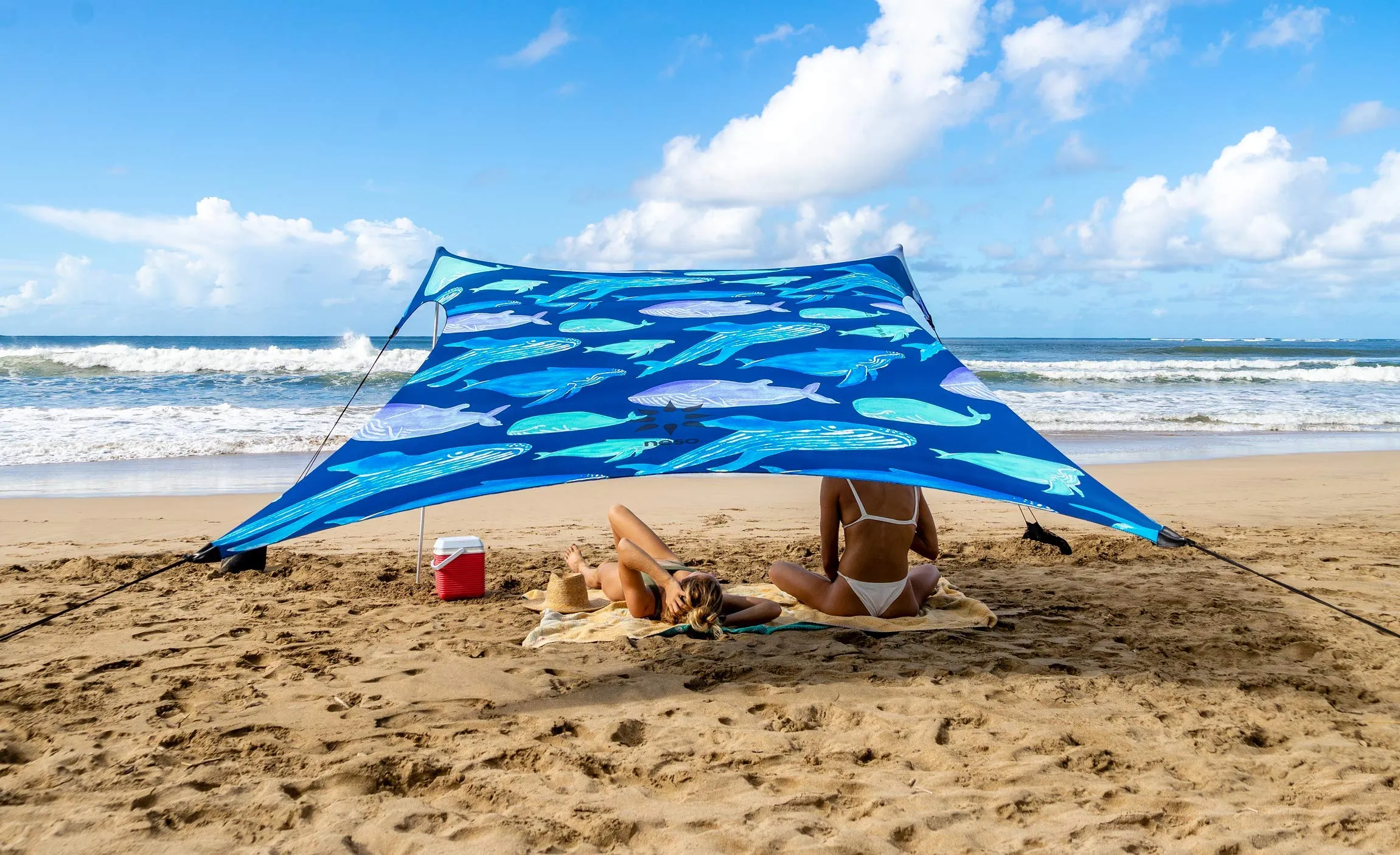 Neso Tenda da spiaggia con ancoraggio a sabbia, parasole portatile 2.1m x 2.1m, Colore Salva le balene - immagine 1