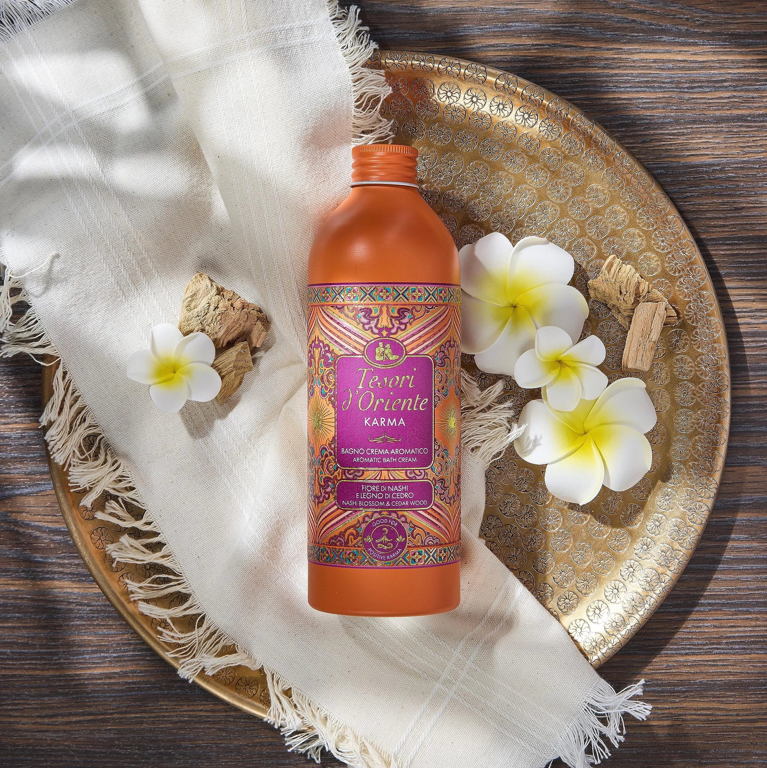 Tesori d'Oriente Bagno Crema Karma, Fiore di Nashi e Legno di Cedro, 500ml - immagine 2