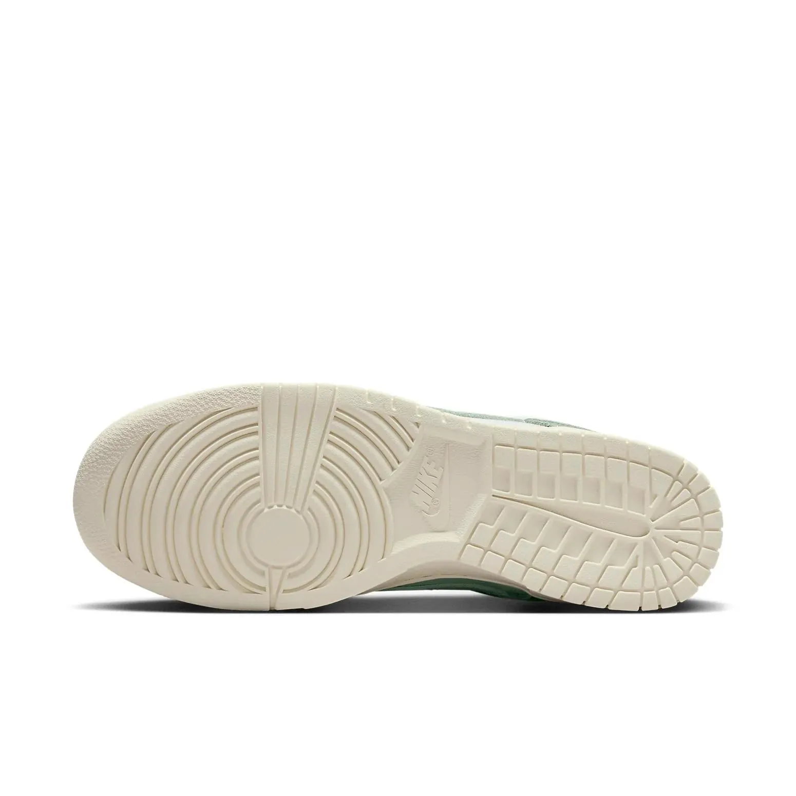 Nike Air Jordan 1 Mid Women's Basketball Shoes, Mica Green Sail Photon Powder, 41 EU - immagine 8
