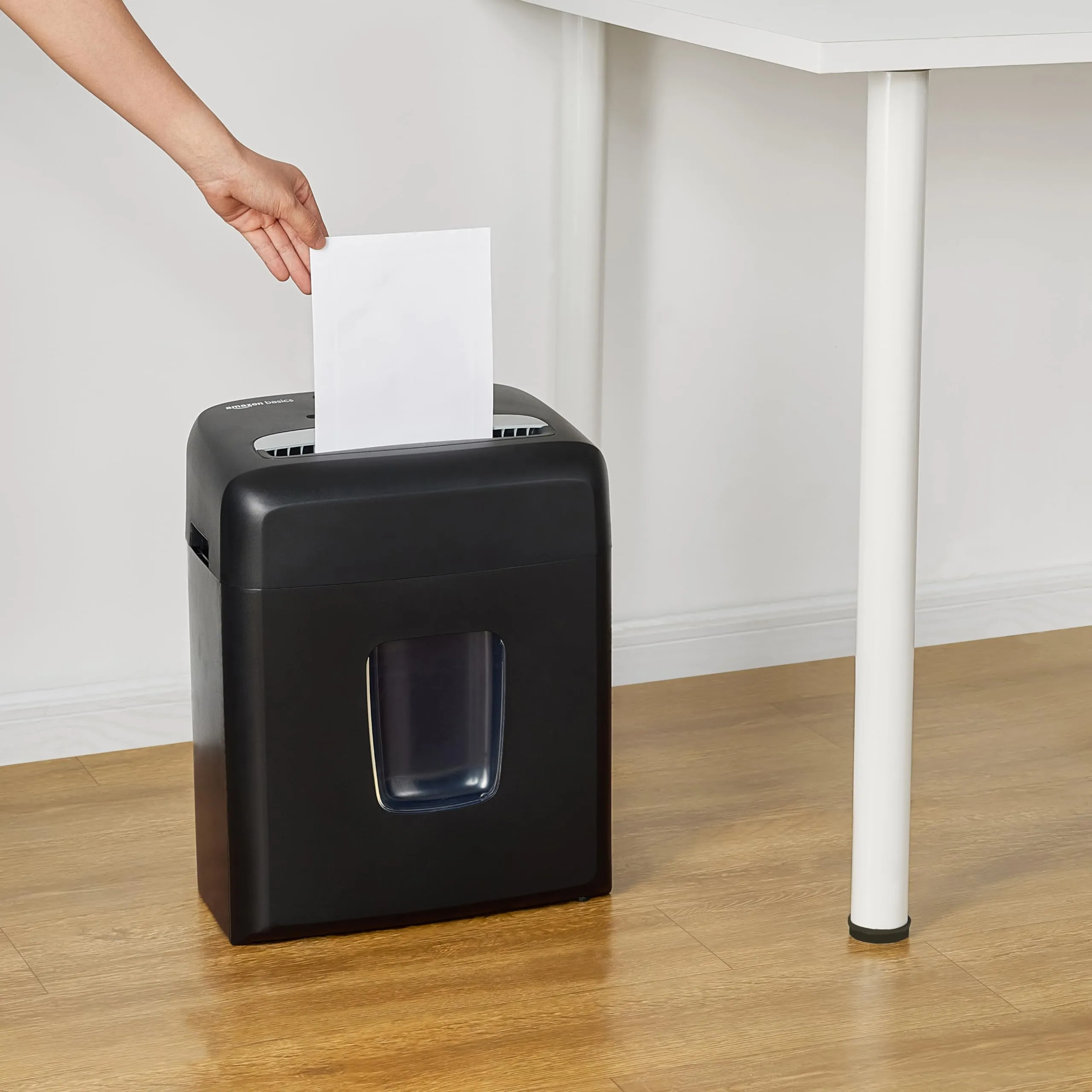 Amazon Basics Distruggidocumenti a Micro Particelle, 8 Fogli, per Documenti, CD e Carte di Credito, Cestino 15L, Nero - immagine 8