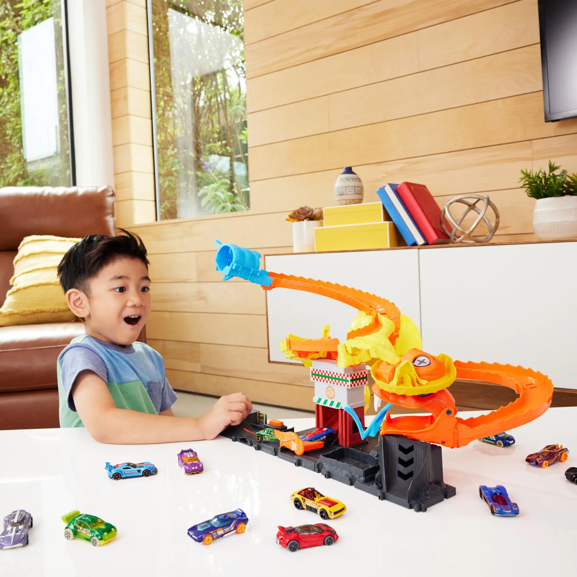 Hot Wheels City Attacco del Cobra in Pizzeria HTN81 con 1 macchinina - immagine 2