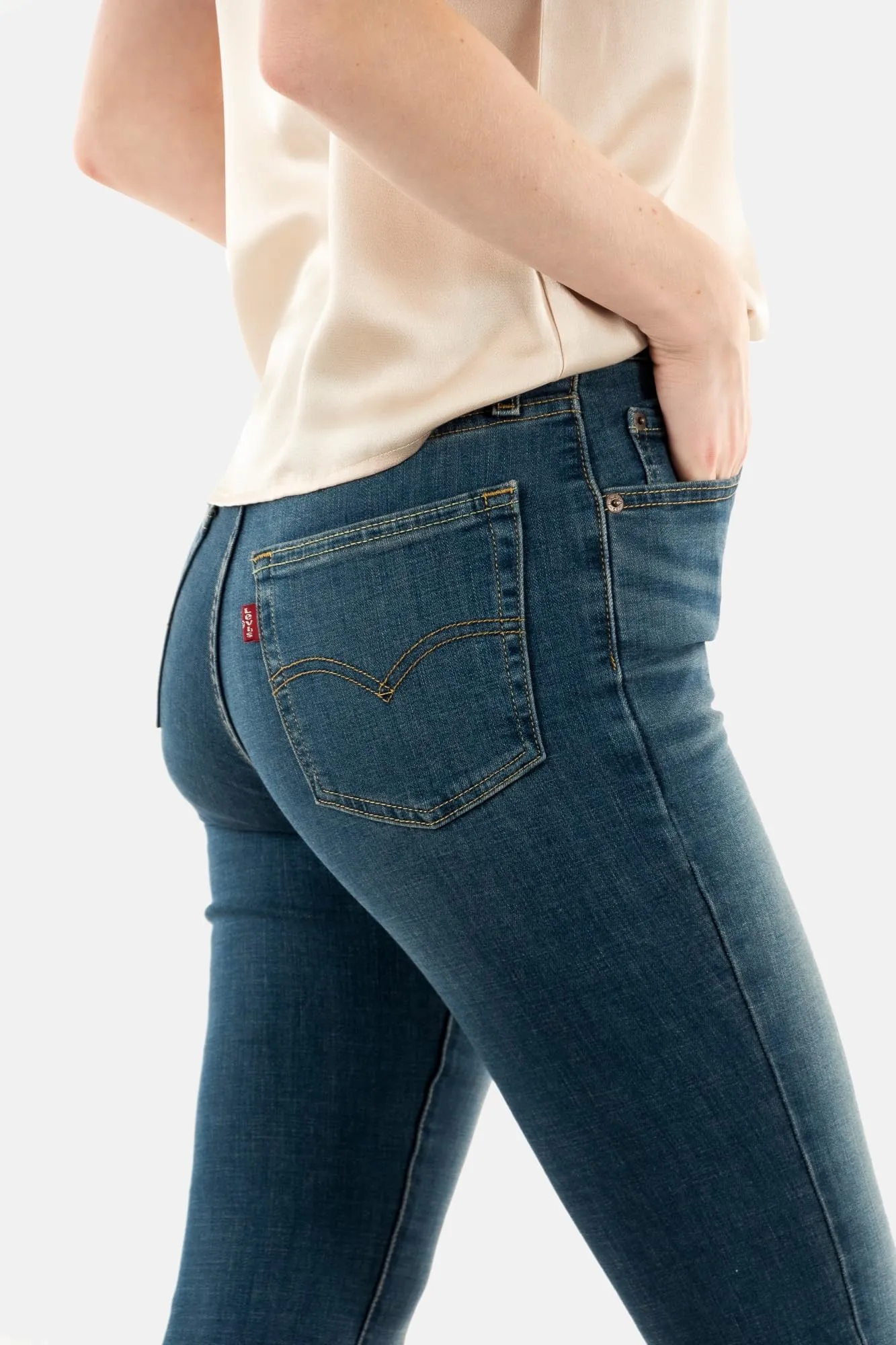 Levi's 725 High Rise Bootcut Jeans, Lapis Speed, 31W x 30L - immagine 3