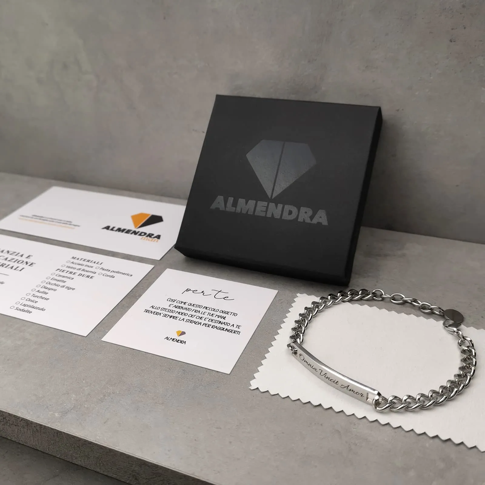 ALMENDRA Bracciale da uomo personalizzato in acciaio con incisione (Catena 5mm) - immagine 5
