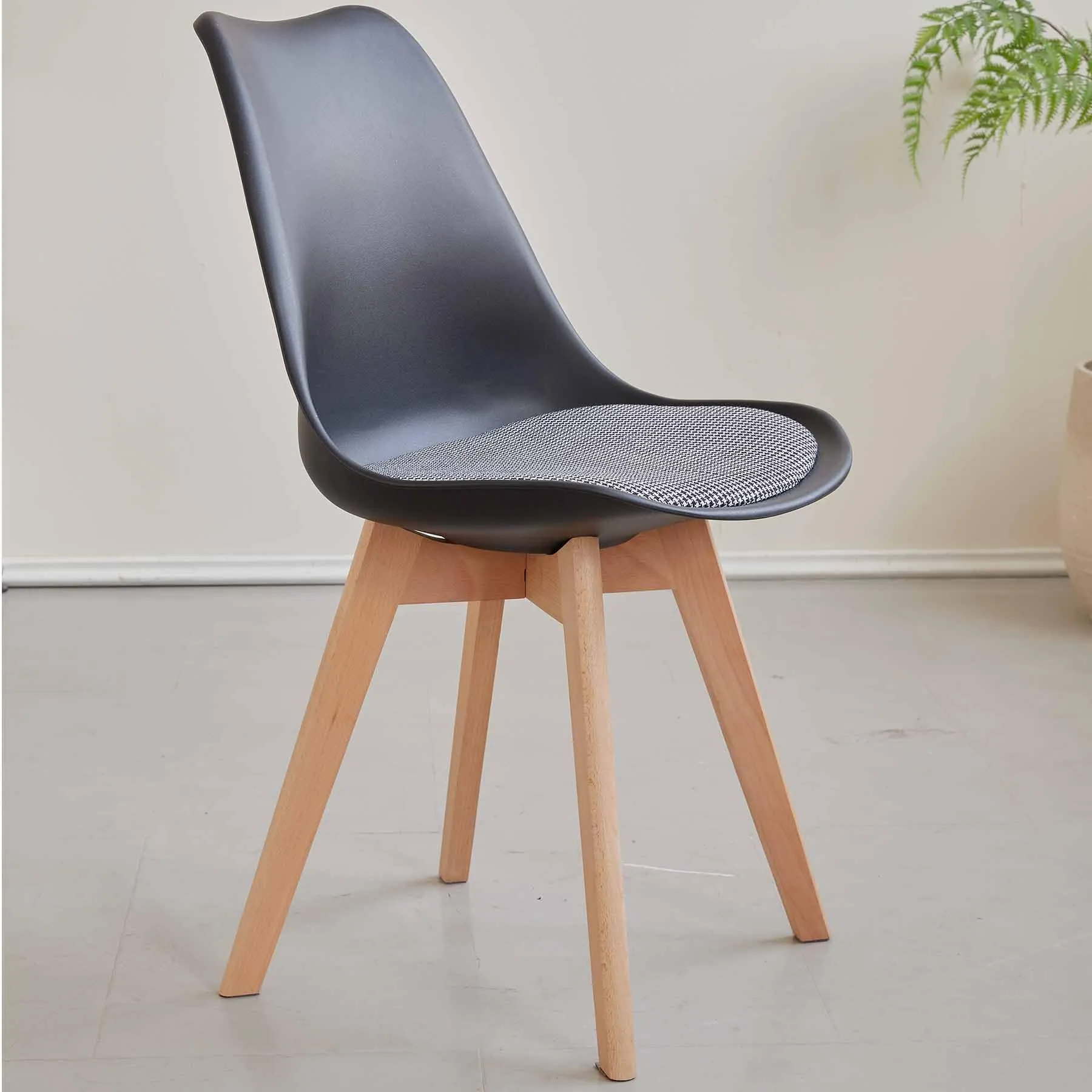 GrandCA HOME Set di 4 Sedie da Pranzo in Legno di Faggio Massello, Design Retrò, Imbottite, Nero-QNG - immagine 4
