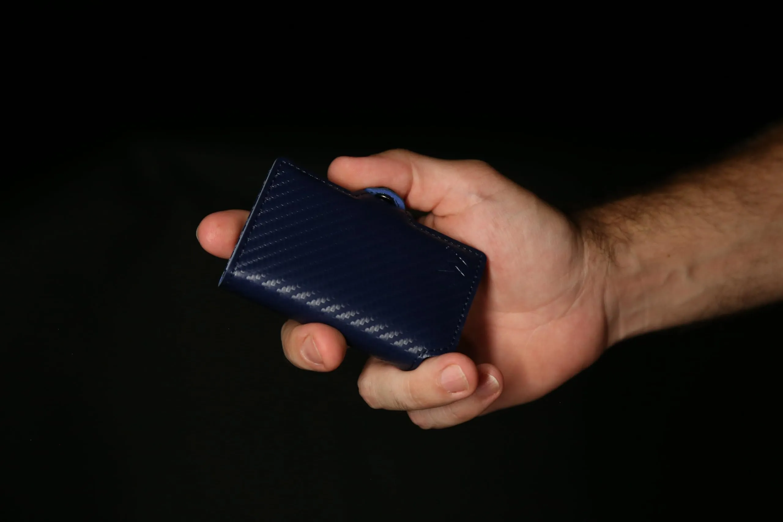WLine Portafoglio Slim RFID in Fibra di Carbonio con Zip - Blu Carbon - immagine 8