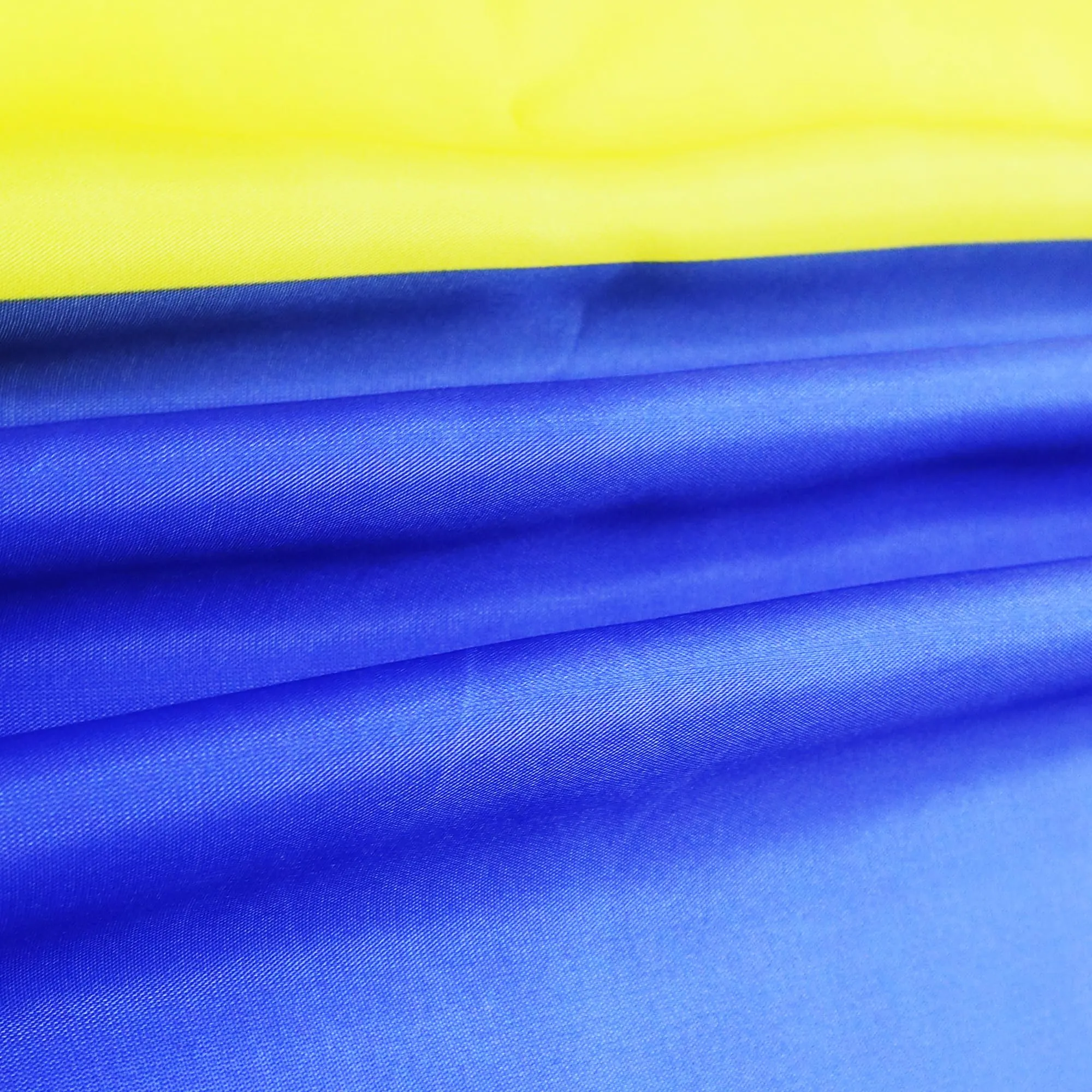 AZ FLAG Bandiera Romania 150x90 cm Poliestere con 2 Occhielli - immagine 3
