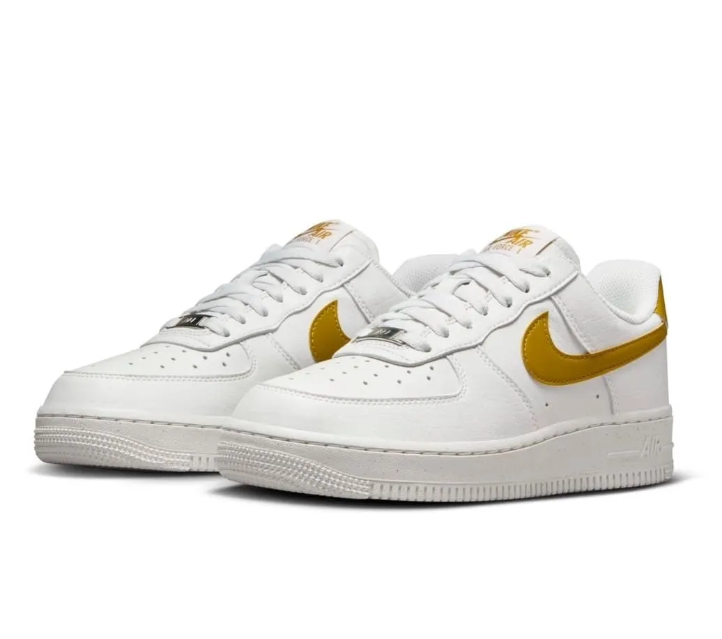 Nike WMNS Air Force 1 '07 SE - Summit White / Bronzine / Meta - immagine 4