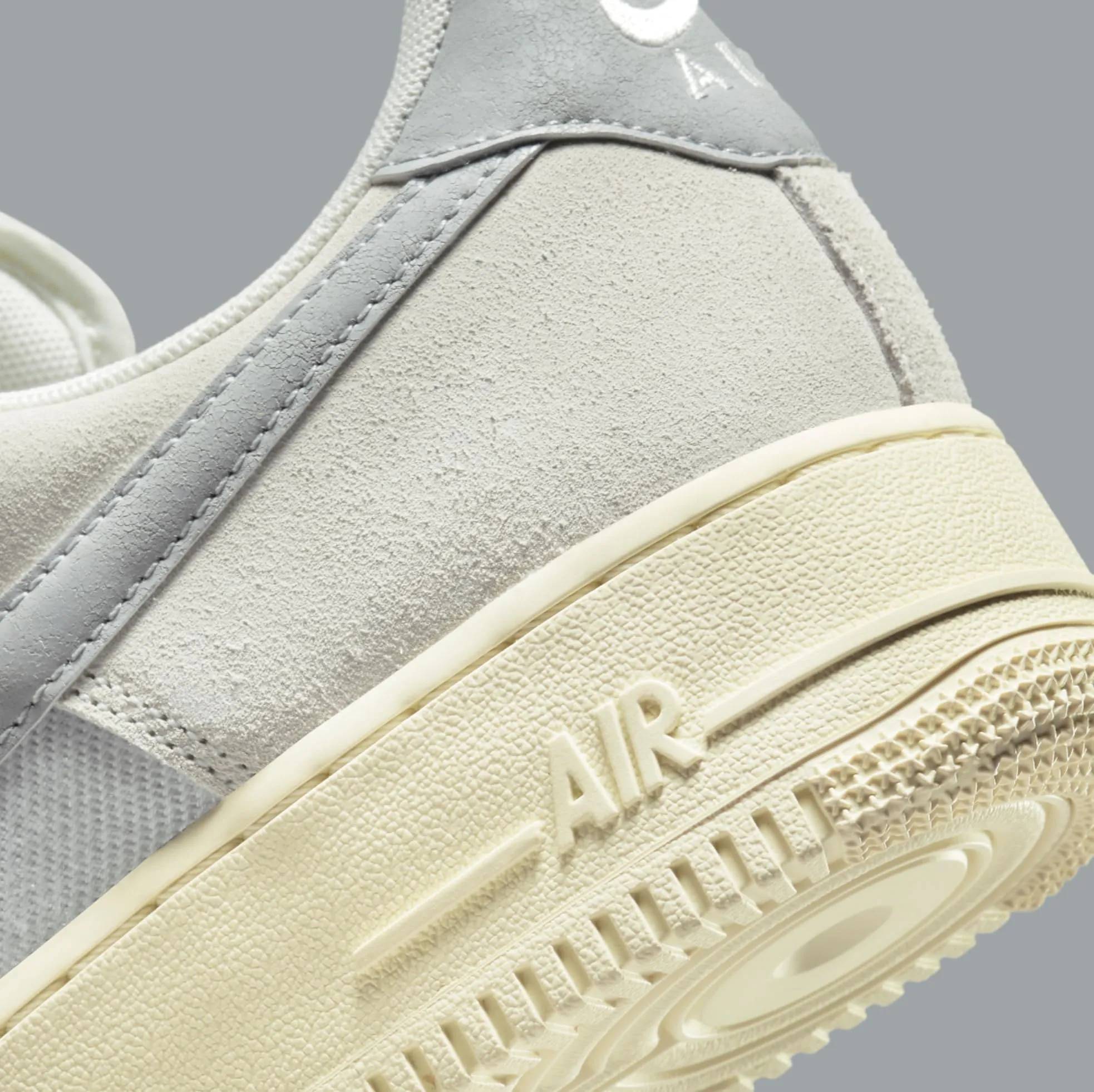 Nike Air Force 1 '07 LV8 Certified Fresh DO9801-100 Velo Grigio Fumo 47.5 EU - immagine 7