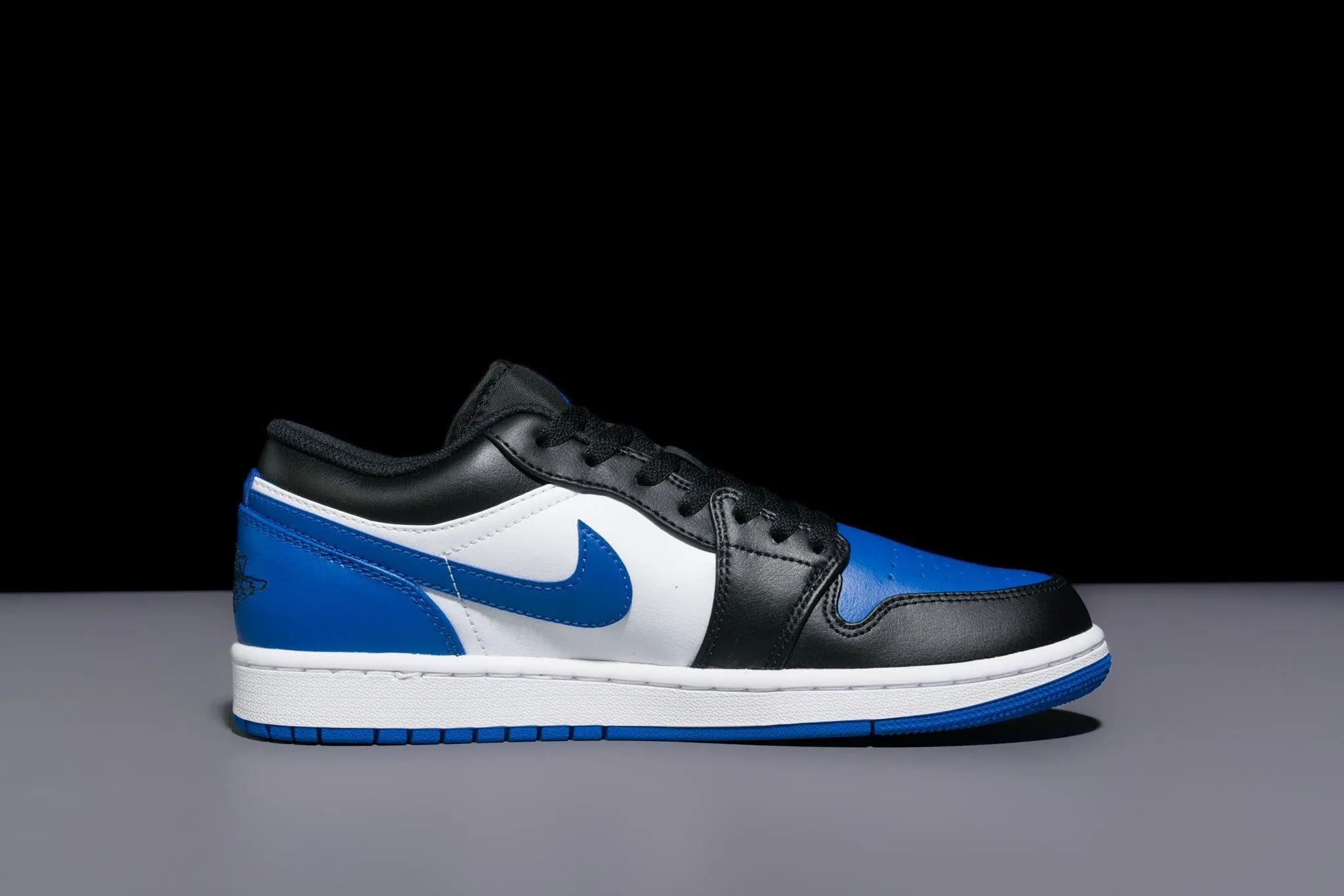 Nike Wmns Air Jordan 1 Mid - Bianco Blu Royal Nero Bianco - 41 EU - immagine 3