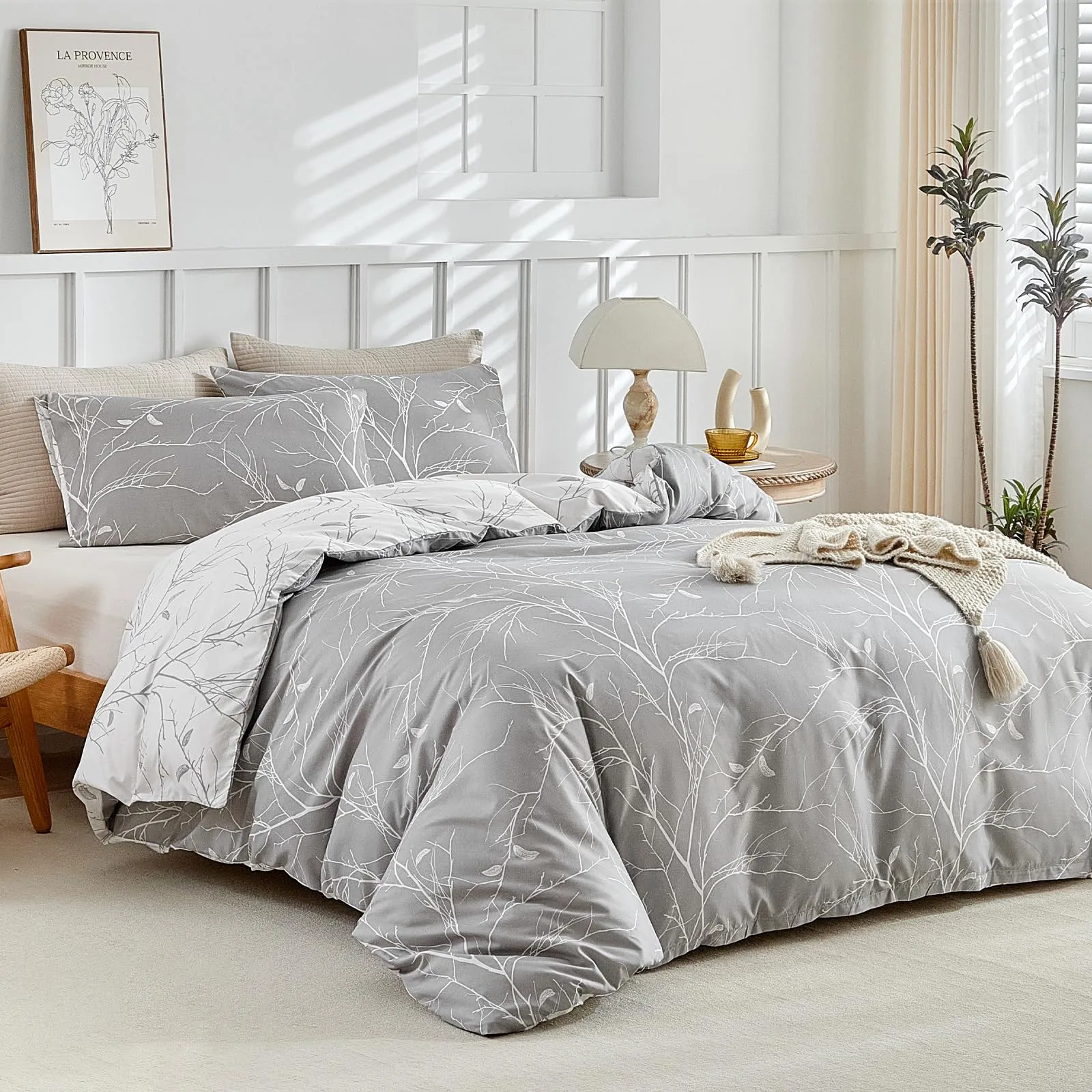 Tokokimo Set Copripiumino Matrimoniale 3 Pezzi in Microfibra, 240x220cm, Motivo Ramoscelli e Foglie, Grigio/Bianco - immagine 1
