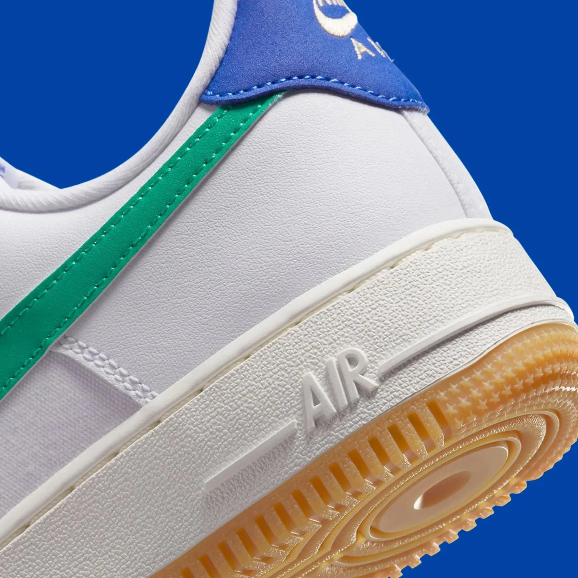 Nike Air Force 1 '07 Bianco Verde DD8959 11, 41 EU - immagine 2