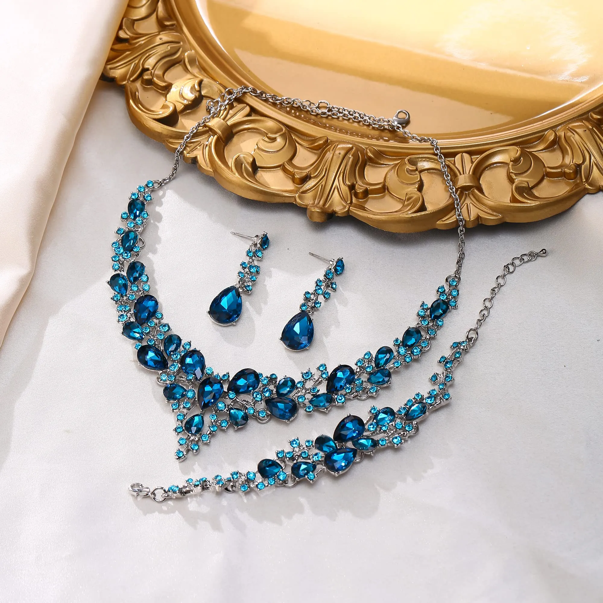 EVER FAITH Set di Gioielli da Matrimonio con Cristalli a Goccia, Collana e Orecchini, Tono Argento - immagine 3