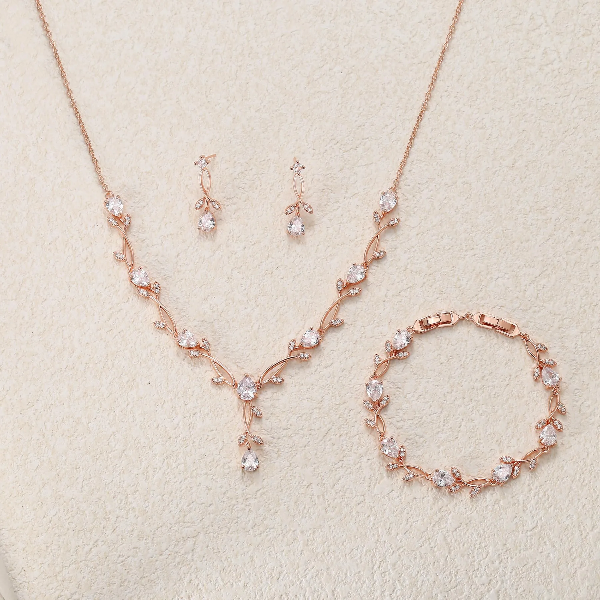 EVER FAITH Set di gioielli da sposa Teardrop Cubic Zirconia con collana, orecchini e bracciale - immagine 4