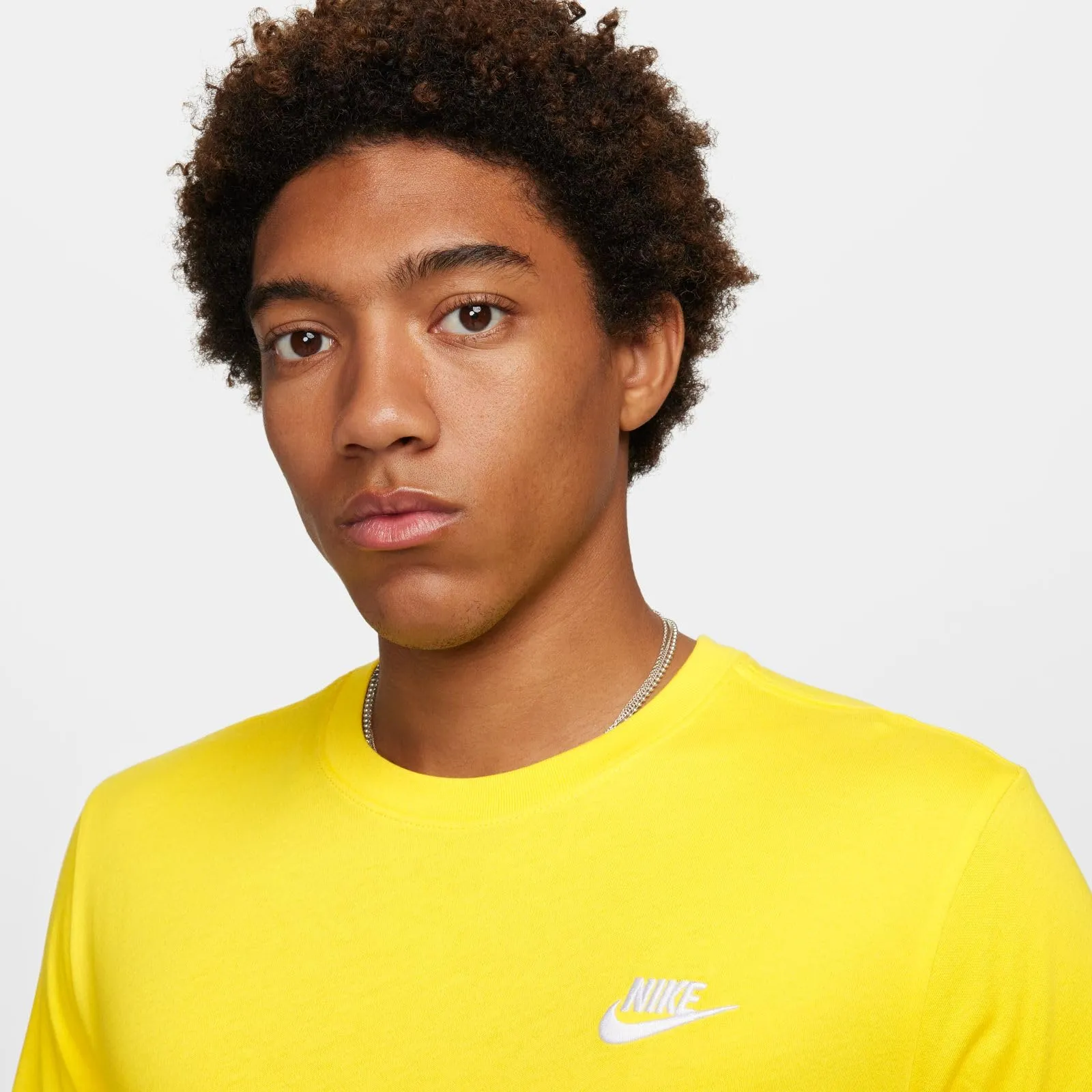 Nike NSW Club Tee - Illuminante, S Uomo - immagine 3