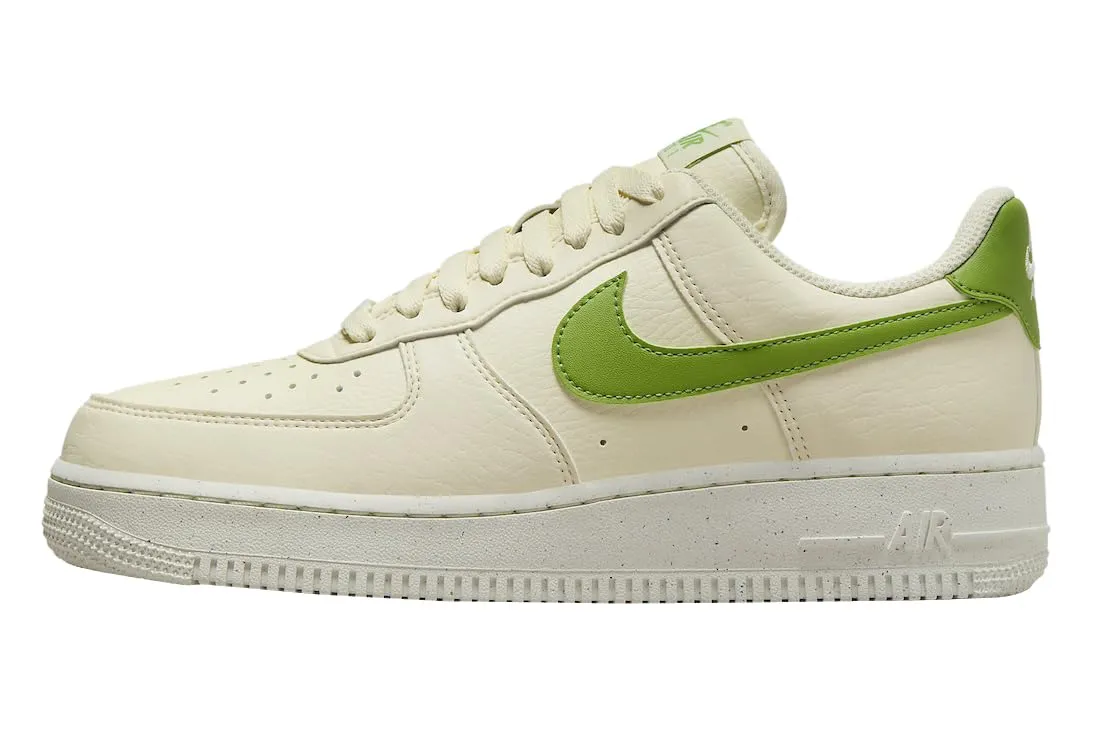 Nike Revolution 6 Scarpe da Corsa per Bambini, Latte di Cocco/Clorofilla/Vela/Volt/Nero, 39 EU - immagine 1