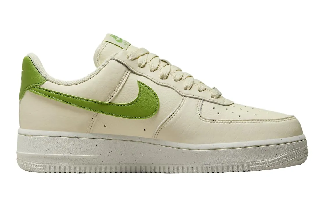 Nike Revolution 6 Scarpe da Corsa per Bambini, Latte di Cocco/Clorofilla/Vela/Volt/Nero, 39 EU - immagine 3