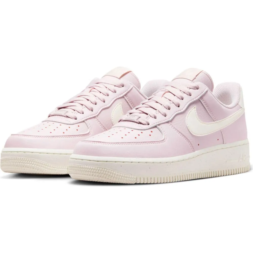 Nike Women's Air Force 1 '07 NN - Viola Platino/Vela-Cocco Latte-Volt DV3808-001 - immagine 5