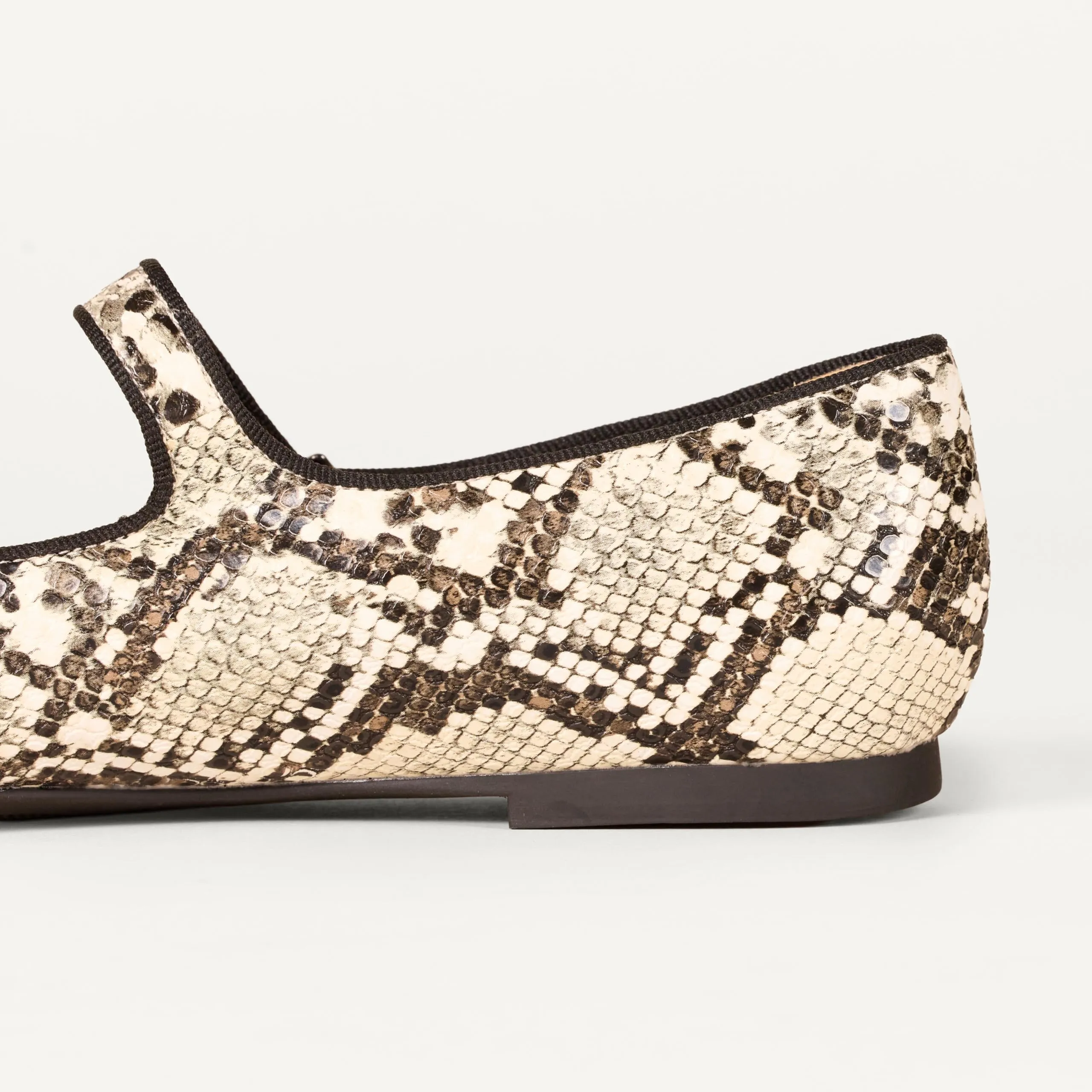Amazon Essentials Ballerine Mary Jane Donna, Serpente Finta Pelle, 42 EU - immagine 5