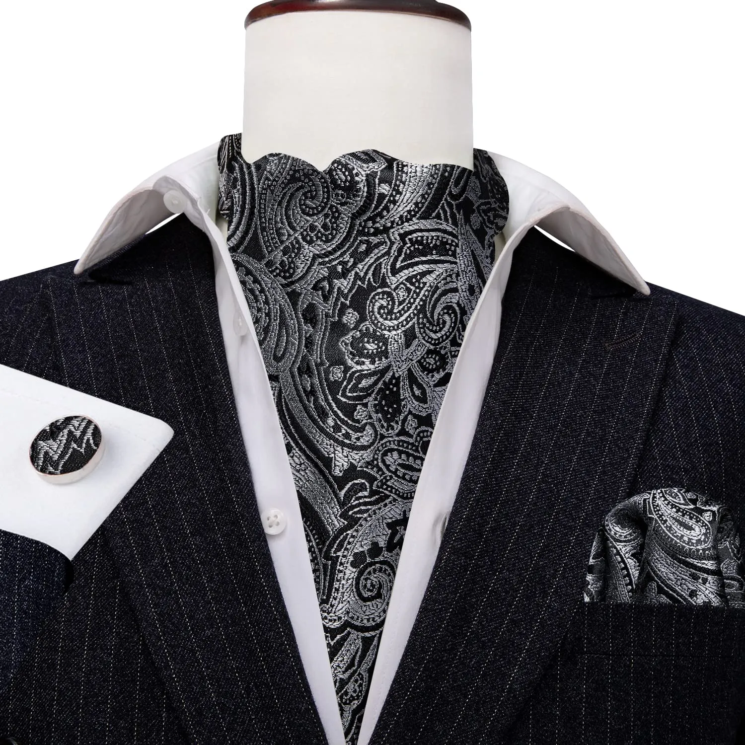 Barry.Wang Set Uomo Cravatta Ascot in Seta Paisley, Fazzoletto da Taschino e Gemelli - immagine 6