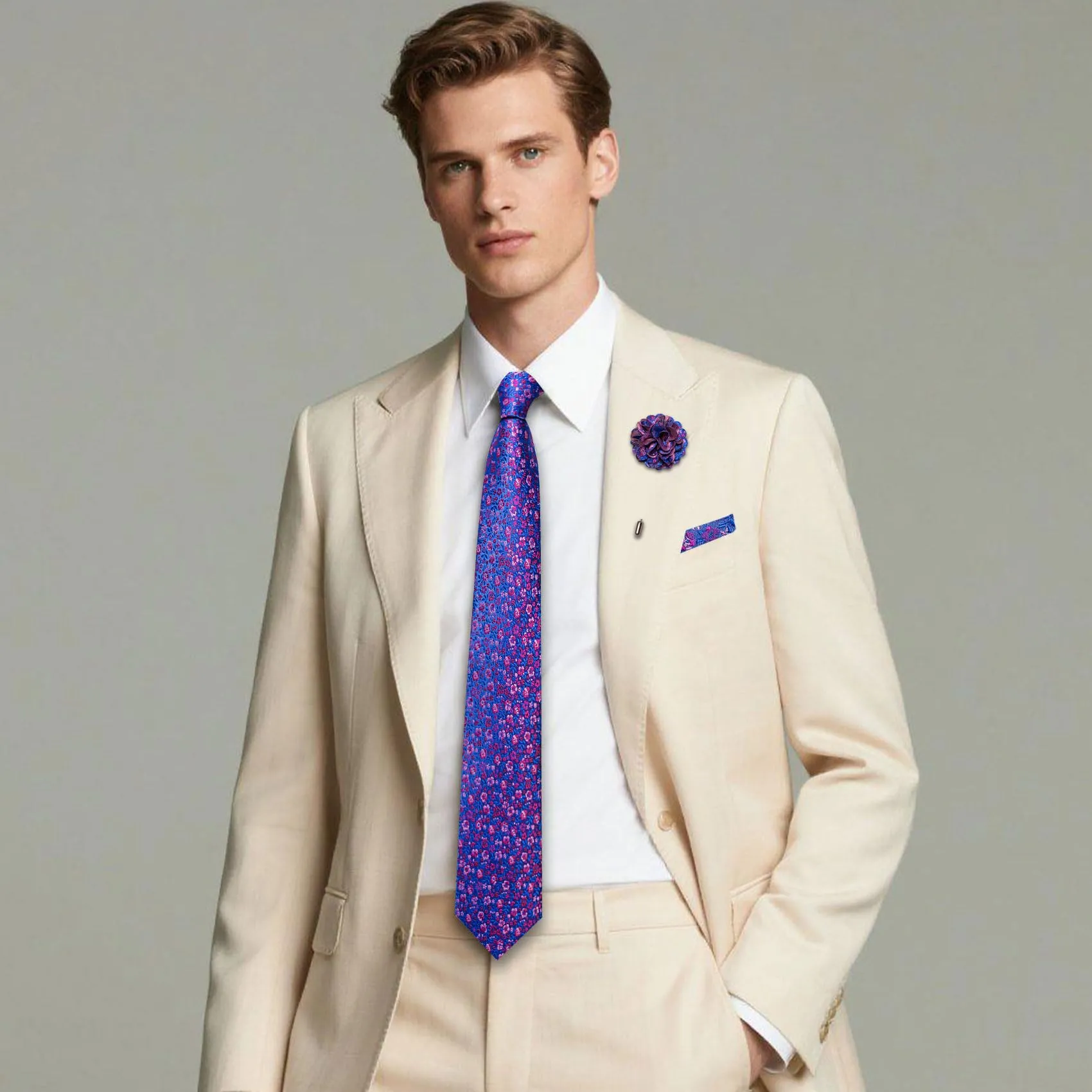 Barry.Wang Set di Cravatta da Uomo 4 Pezzi in Seta con Motivo Floreale, Gemelli, Fazzoletto da Taschino e Fermacravatta, Blu Reale Magenta Floreale - immagine 5