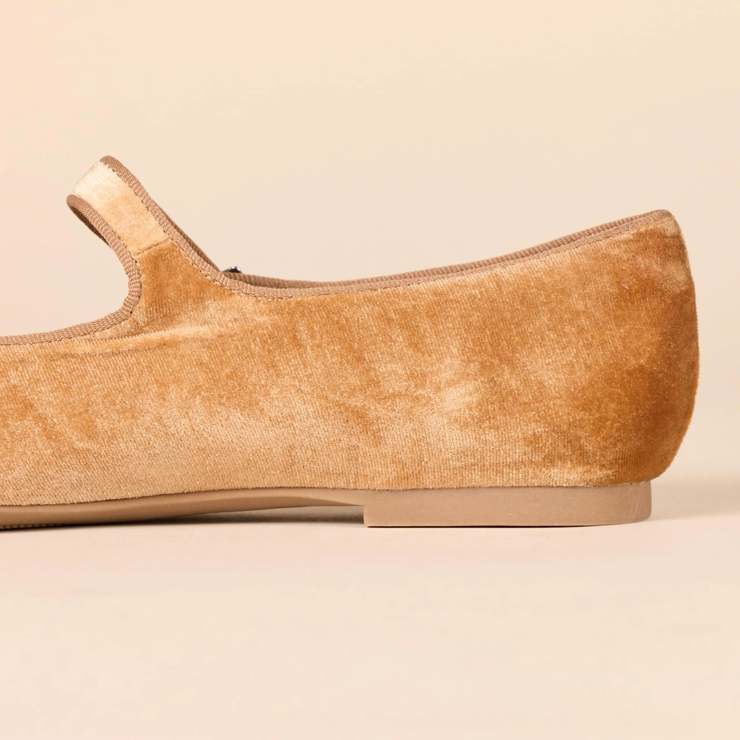 Amazon Essentials Ballerine Mary Jane Donna, Arancio Albicocca Velluto, 44.5 EU - immagine 6