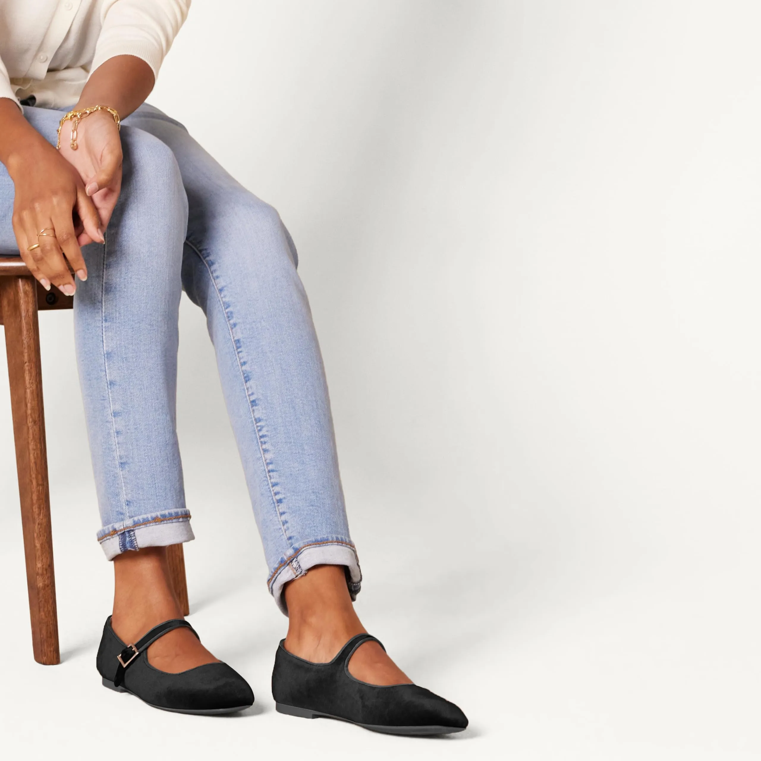 Amazon Essentials Ballerine Mary Jane Donna, Nero Velluto, 39.5 EU - immagine 2