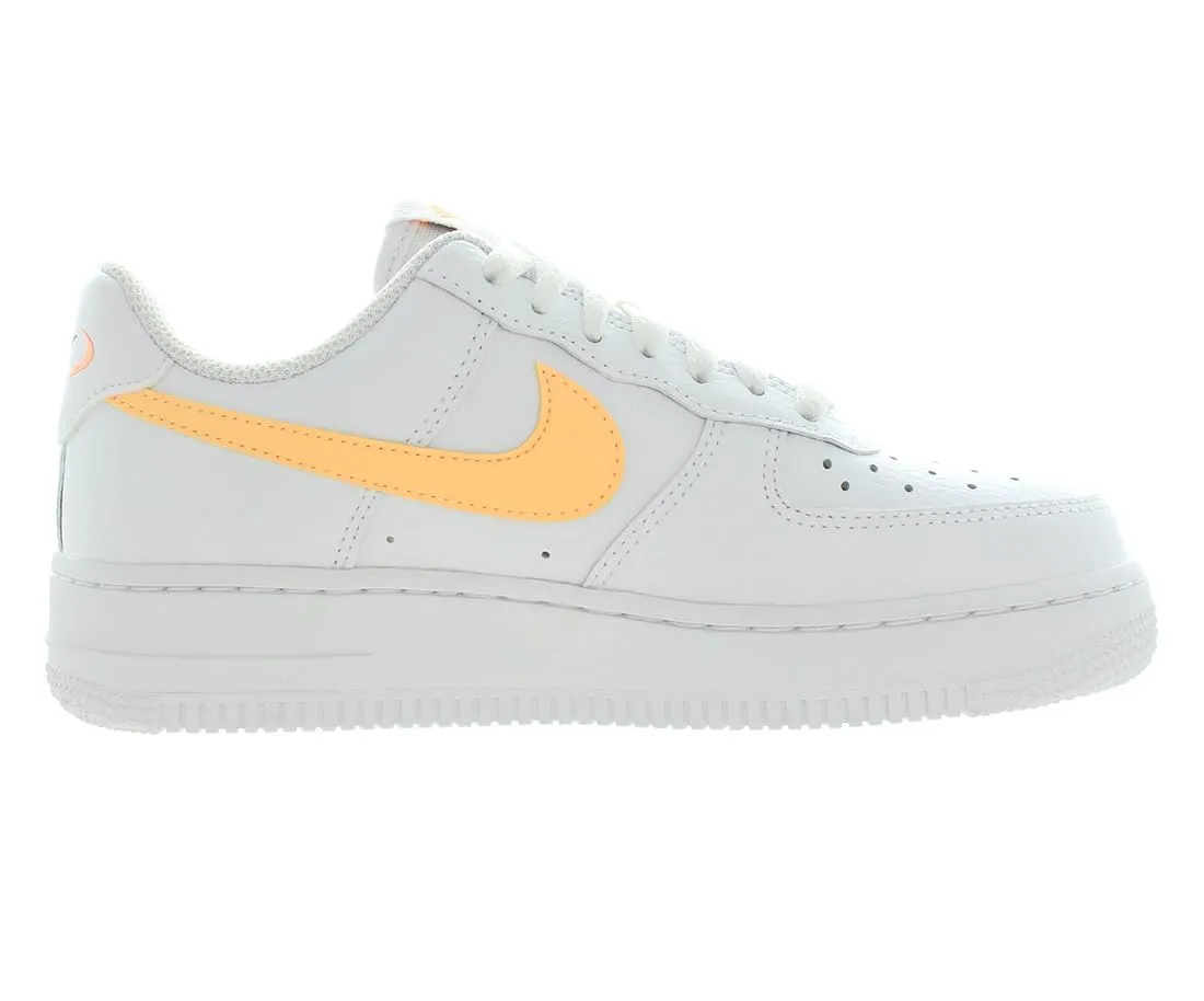 Nike Air Force 1 '07 Women's Shoes - Bianco Melon Tint Nero - 39 EU - immagine 2