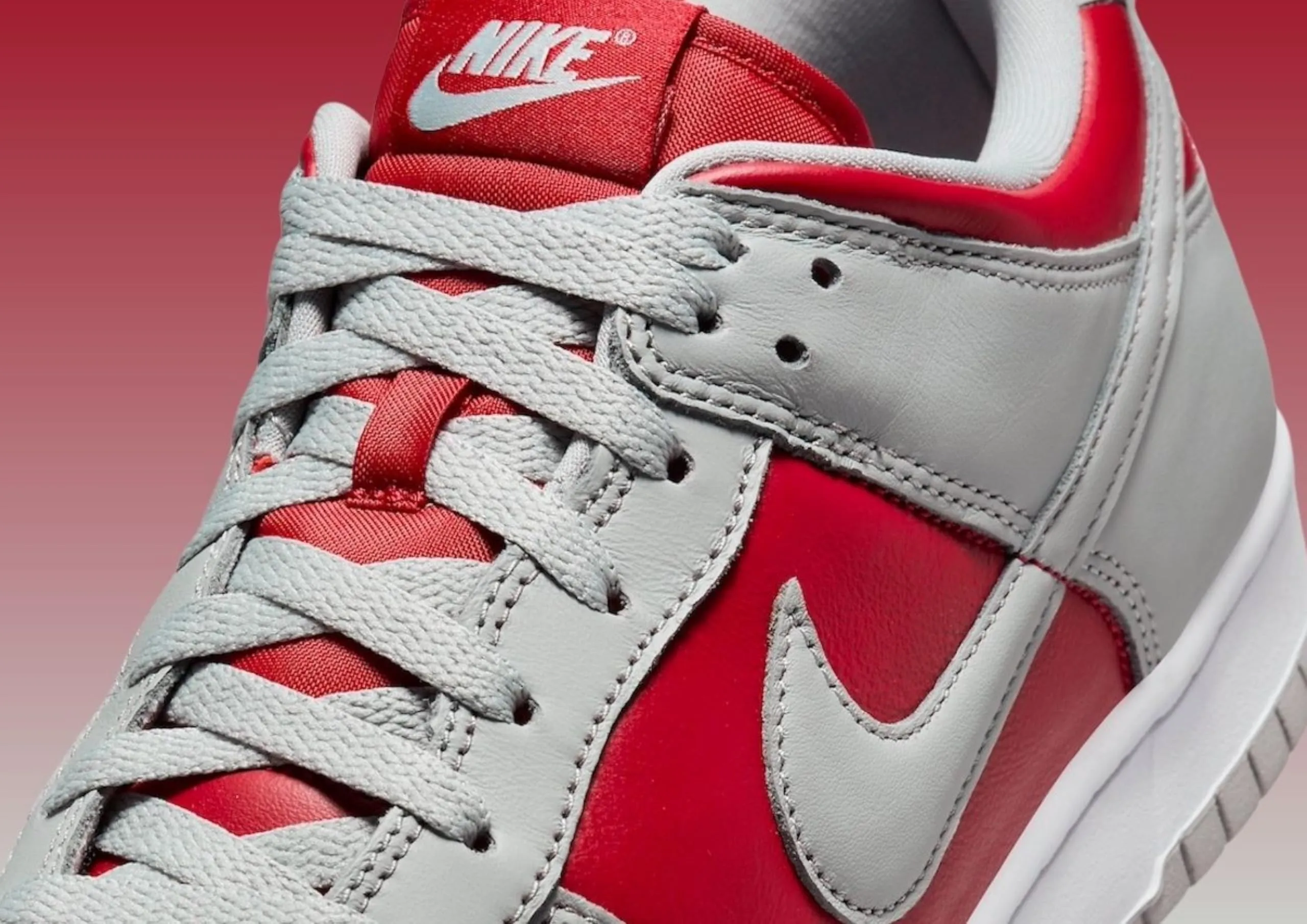 Nike Dunk Low Varsity Rosso Argento Bianco FQ6965-600 - immagine 7