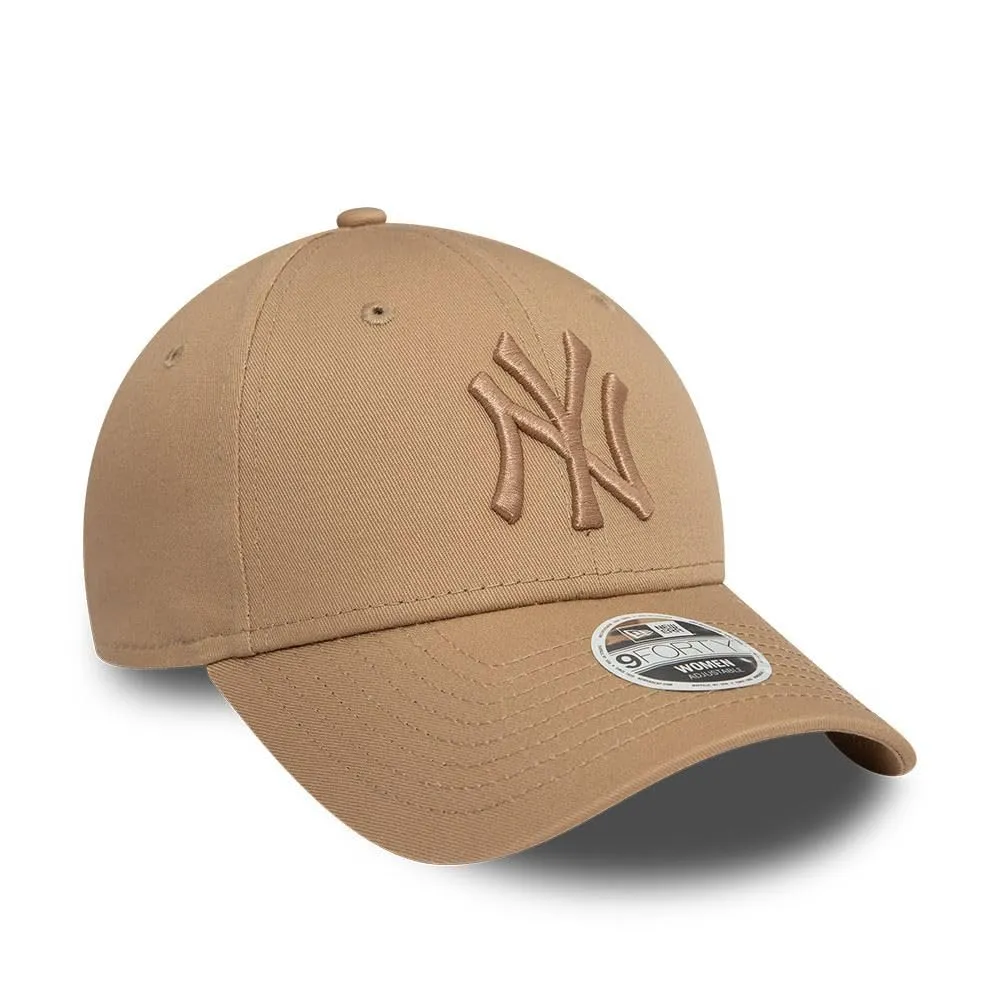New Era New York Yankees MLB League Essential 9Forty Adjustable Hat for Women - Tonale Beige - immagine 3