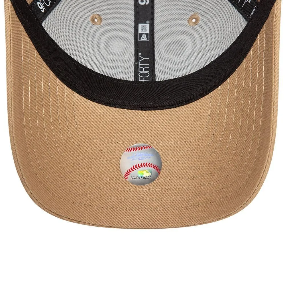New Era New York Yankees MLB League Essential 9Forty Adjustable Hat for Women - Tonale Beige - immagine 5