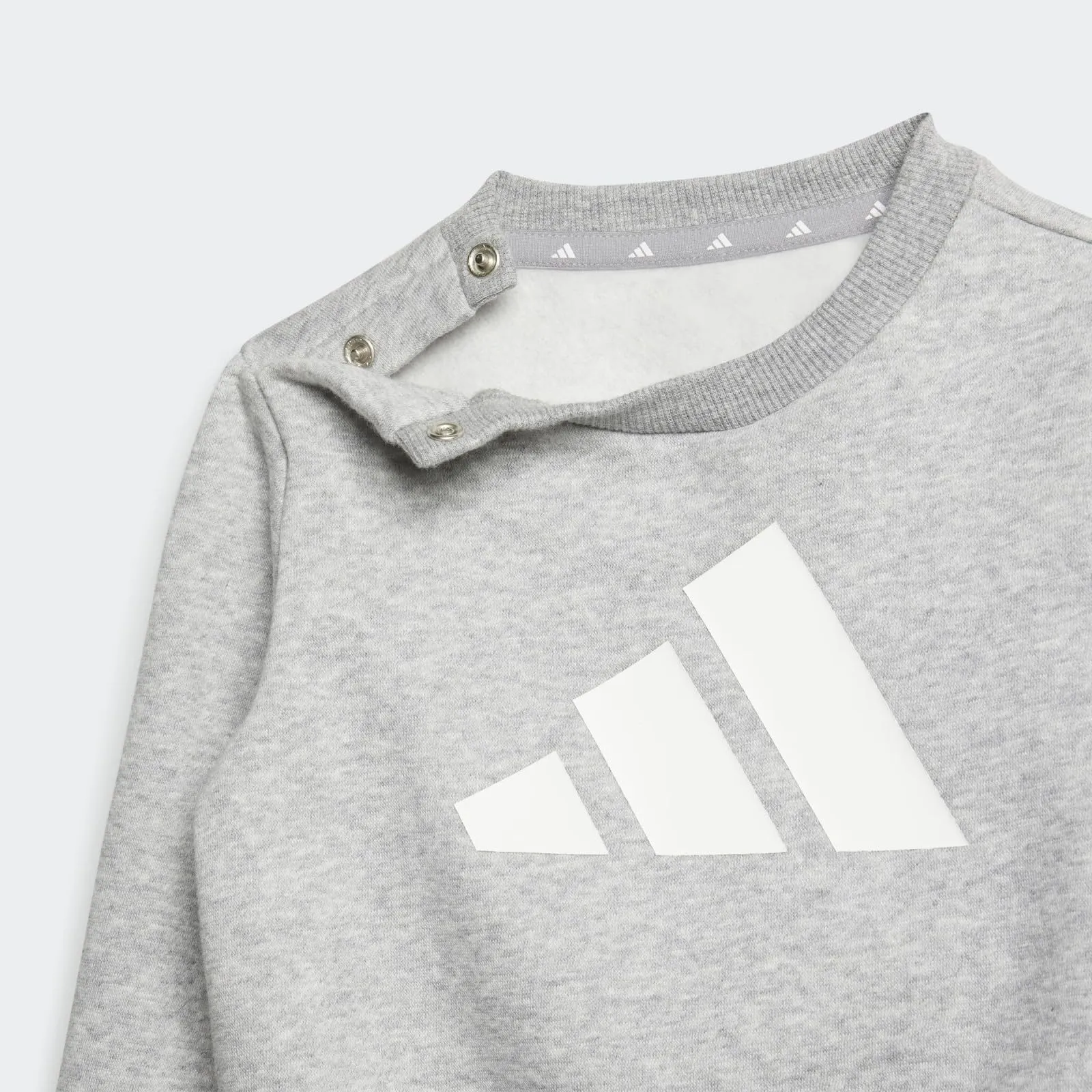 adidas Bimbi Big Logo Essentials Jogger Track Suit, Medium Grey Heather/White, 3-4 Years - immagine 3