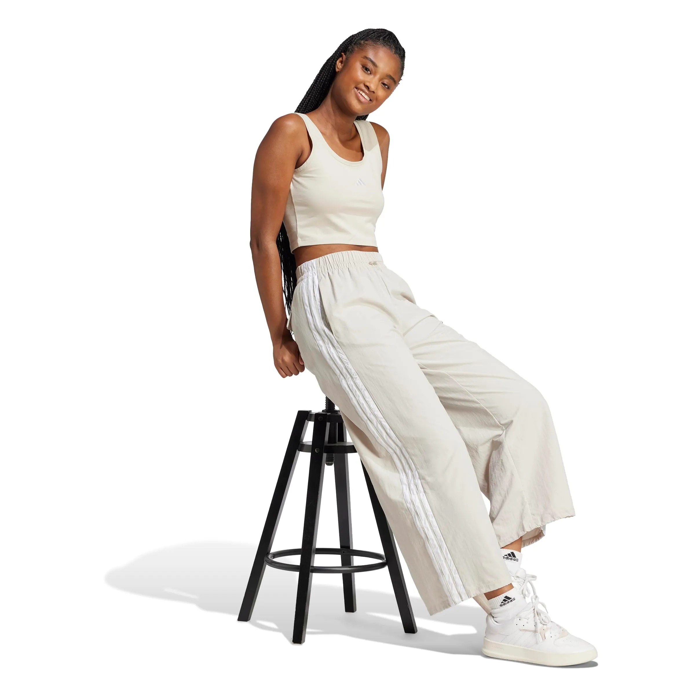 adidas Essentials Pantaloni da paracadute donna con 3 strisce, M - immagine 2