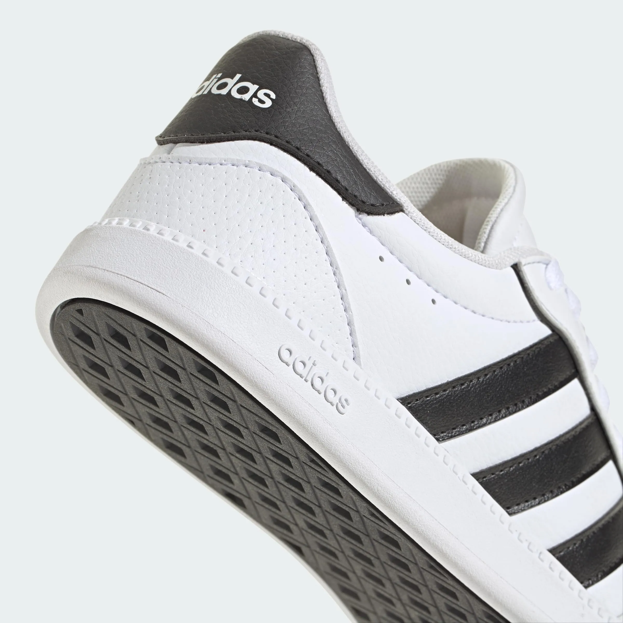 adidas Breaknet Sleek Shoes - Ftwr White/Core Black/Gold Met - 37 1/3 EU - immagine 4