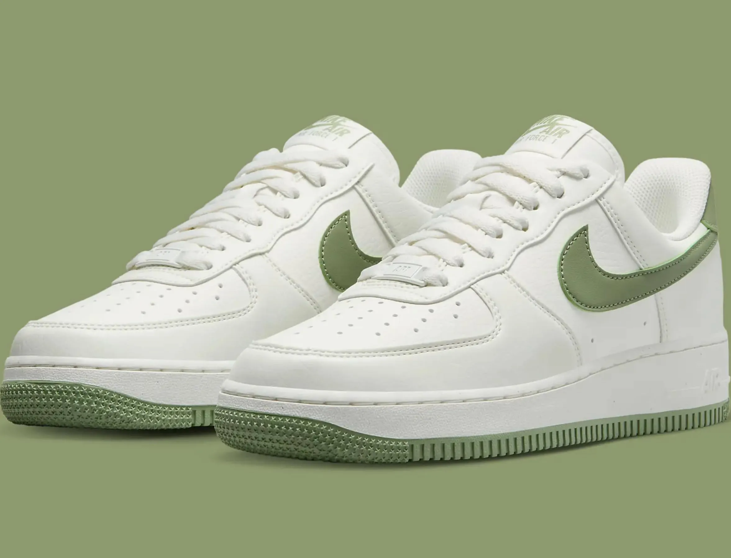 Nike Air Force 1 '07 Women's Shoes, 36.5 EU, Sail/Oil Green/Volt - immagine 4