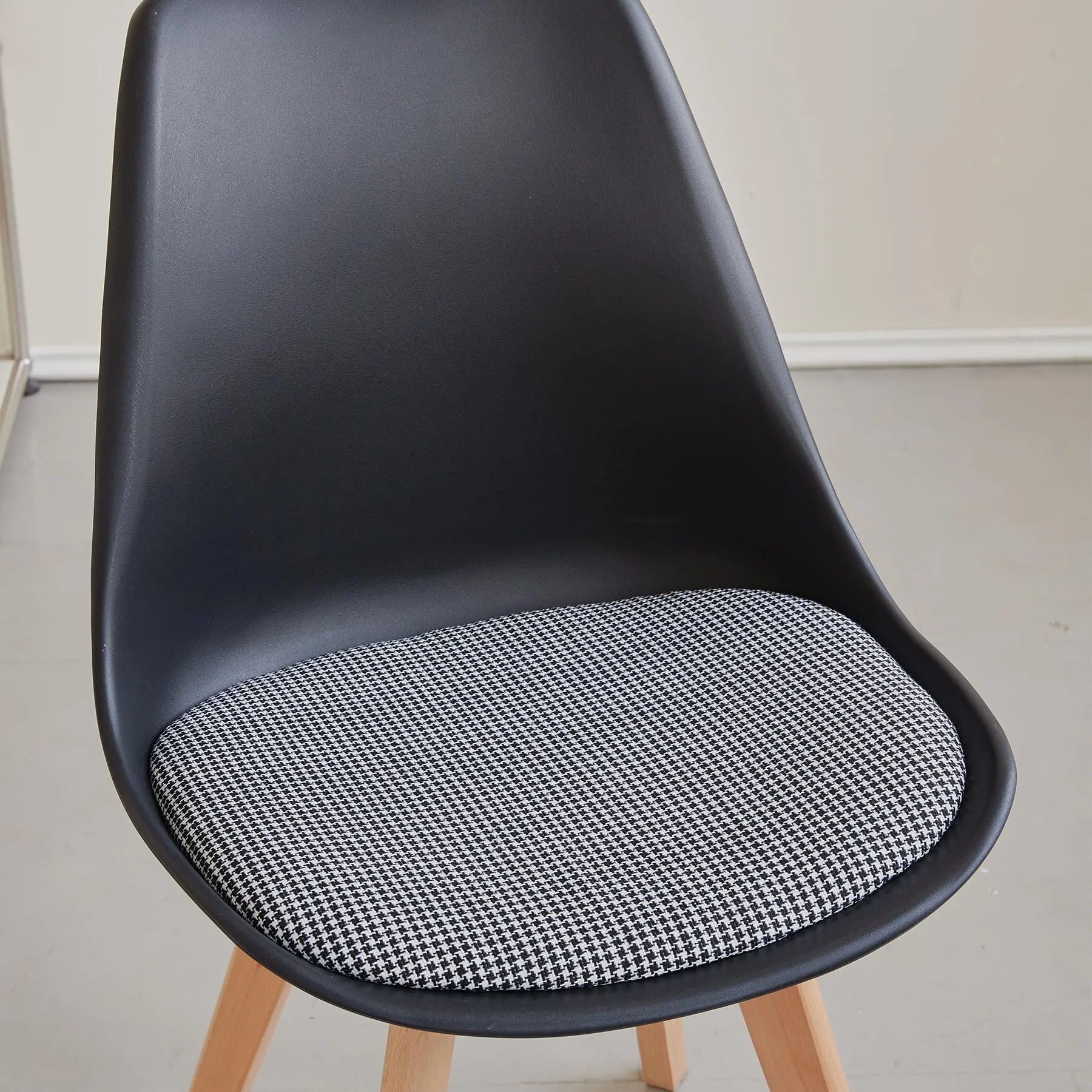 DEYARNA HOME Set di 4 Sedie da Pranzo Moderne in Tessuto Imbottito con Gambe in Legno di Faggio, Nero - immagine 7